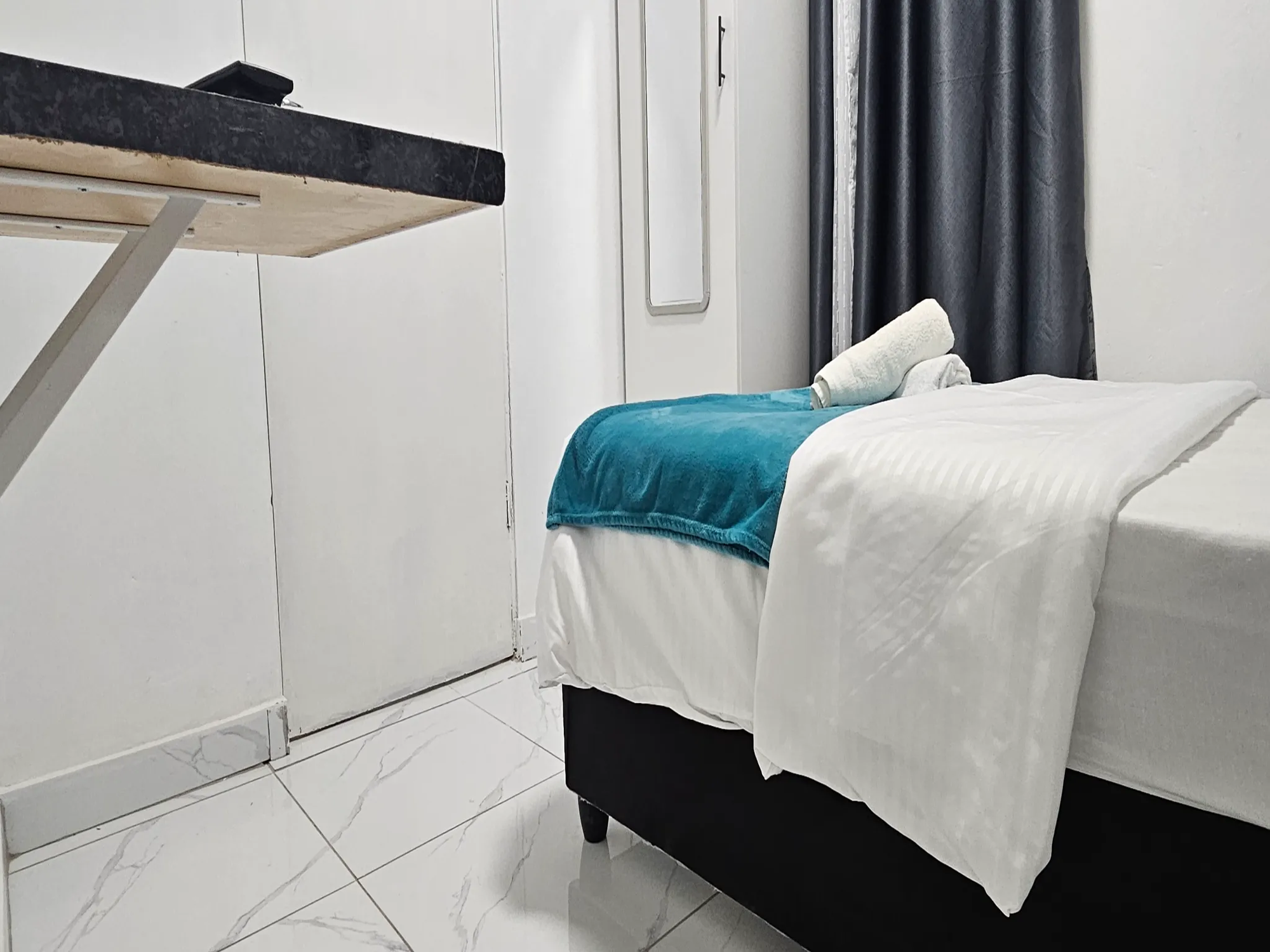 2-Sleeper | Spencer 7 | R750/night (Save 10% vs. other Cape Town hotels)