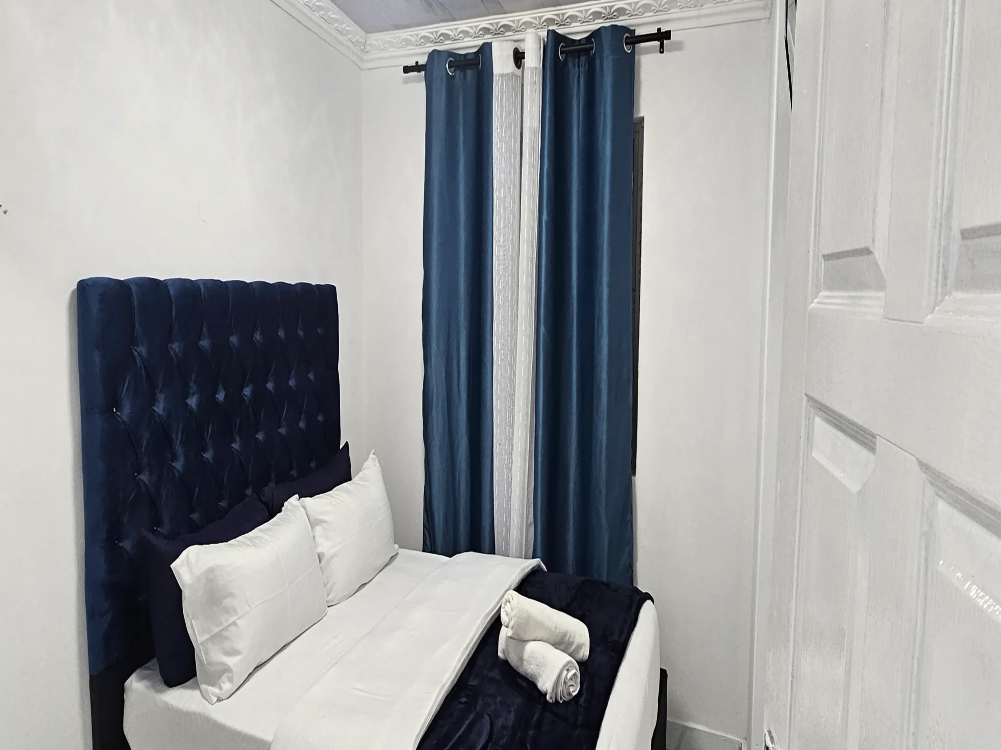 8-Sleeper | Spencer 8 | R2500/night (Save 10% vs. other Cape Town hotels)