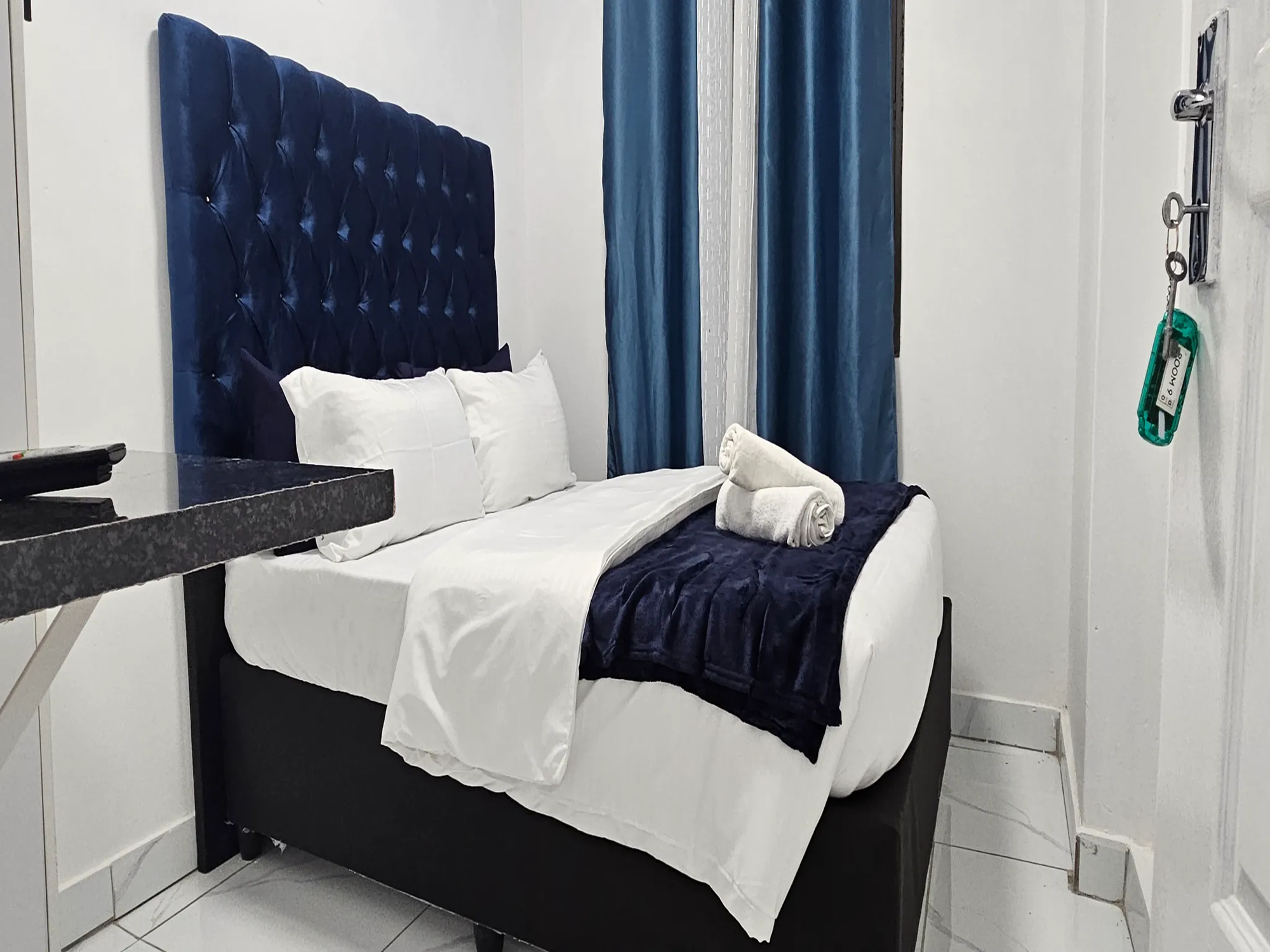 2-Sleeper | Spencer 9 | R650/night (Save 10% vs. other Cape Town hotels)