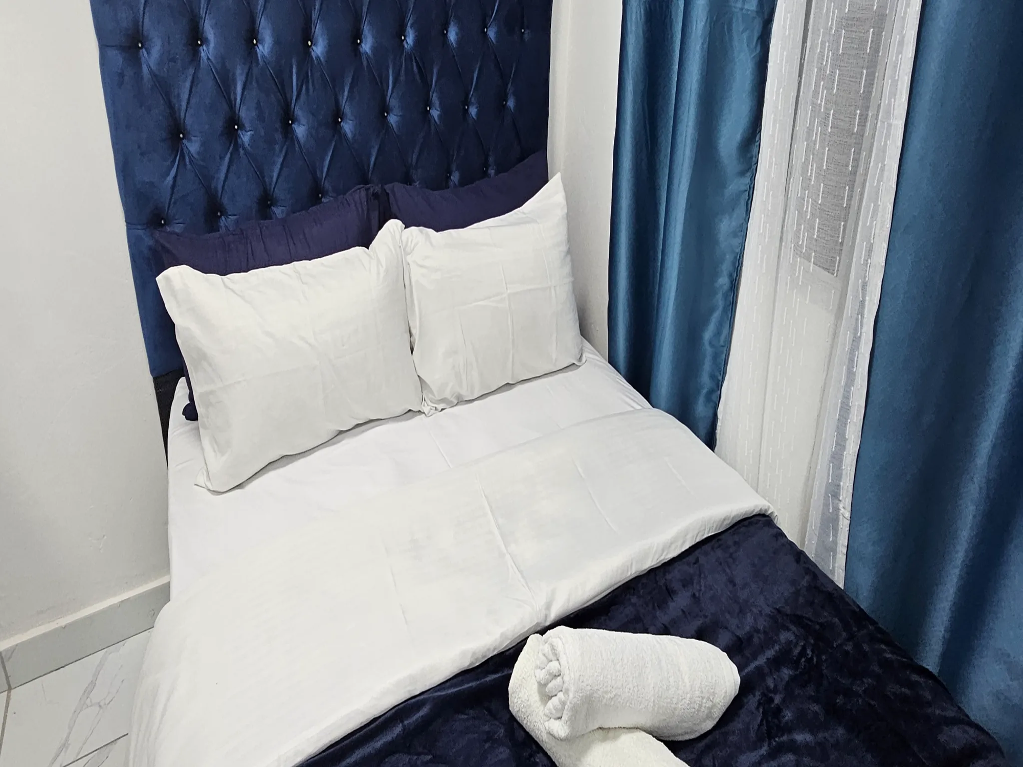 2-Sleeper | Spencer 10 | R650/night (Save 10% vs. other Cape Town hotels)