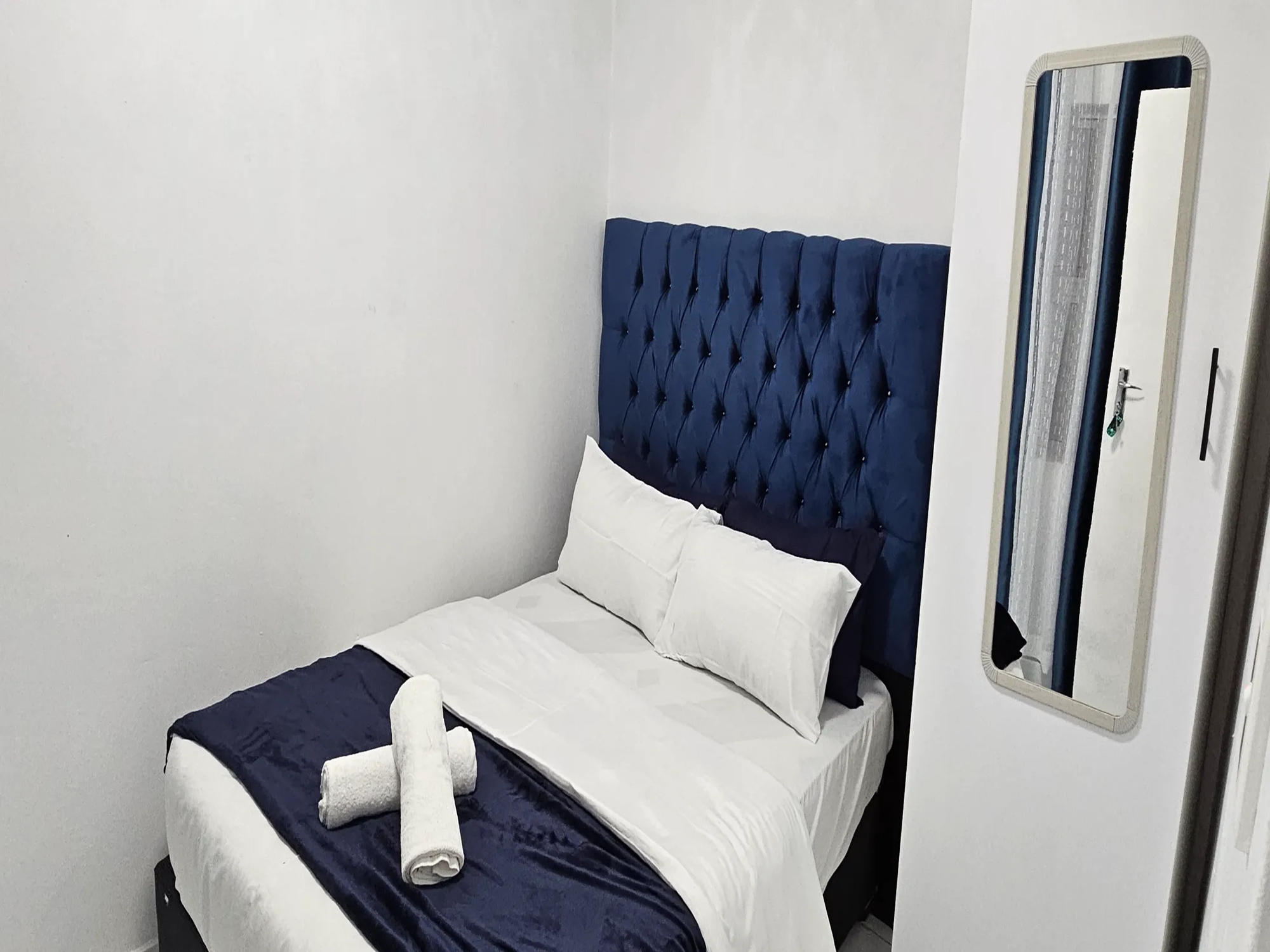 8-Sleeper | Spencer 8 | R2500/night (Save 10% vs. other Cape Town hotels)