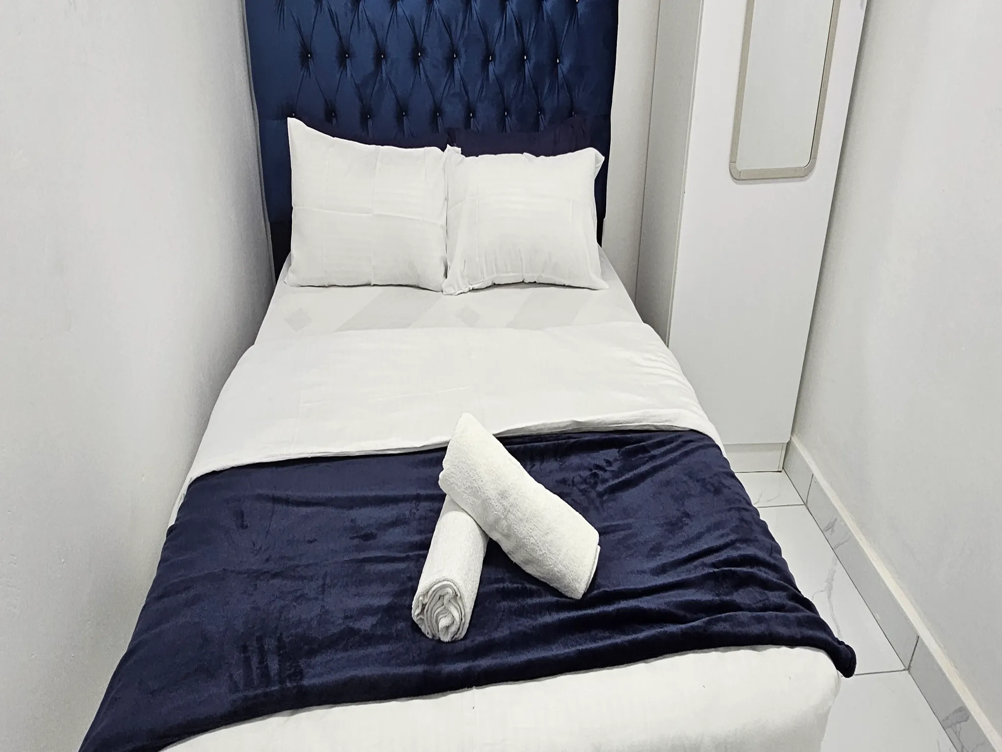 8-Sleeper | Spencer 8 | R2500/night (Save 10% vs. other Cape Town hotels)