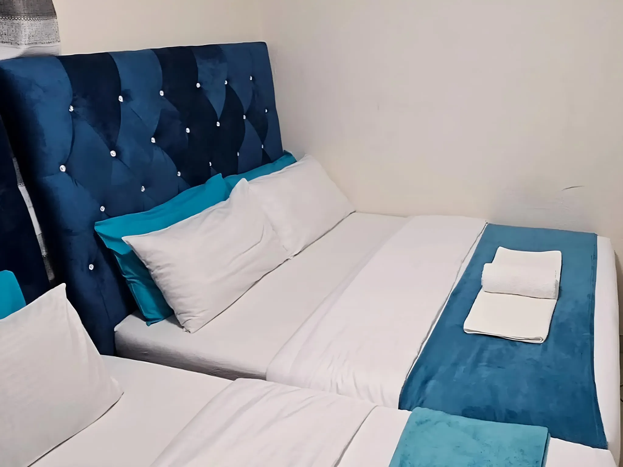 4-Sleeper | Spencer 6 | R1500/night (Save 10% vs. other Cape Town hotels)