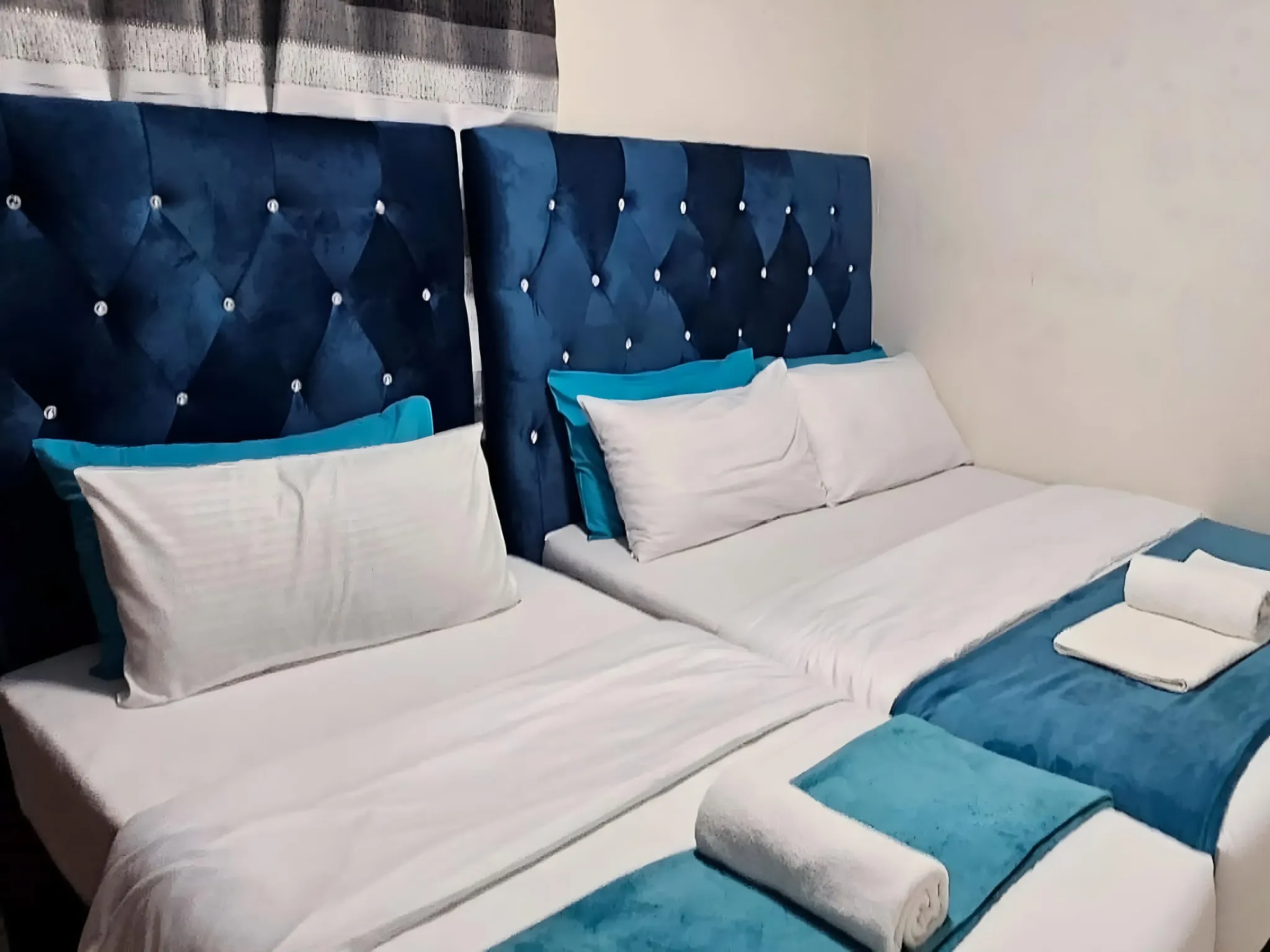 4-Sleeper | Spencer 6 | R1500/night (Save 10% vs. other Cape Town hotels)