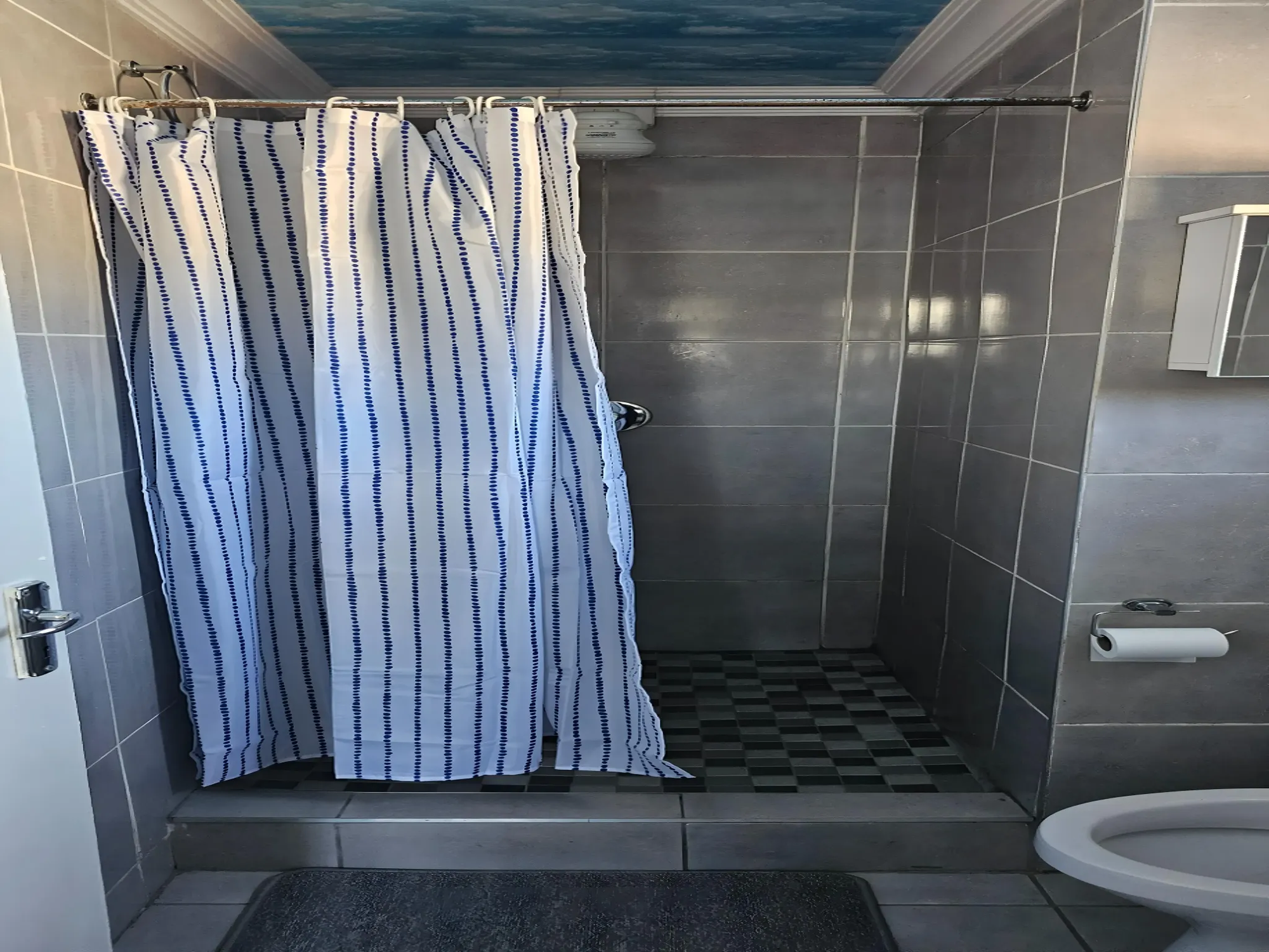 4-Sleeper | Spencer 6 | R1500/night (Save 10% vs. other Cape Town hotels)