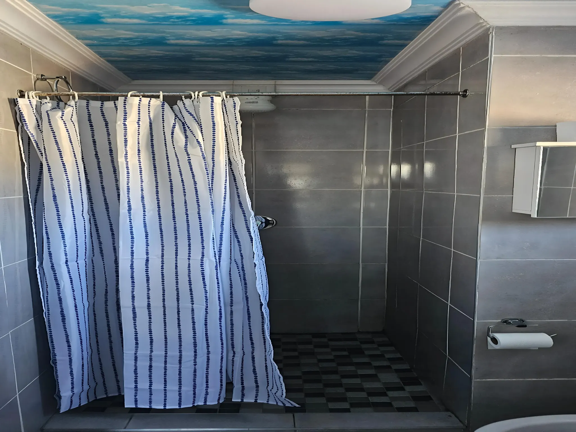 4-Sleeper | Spencer 6 | R1500/night (Save 10% vs. other Cape Town hotels)