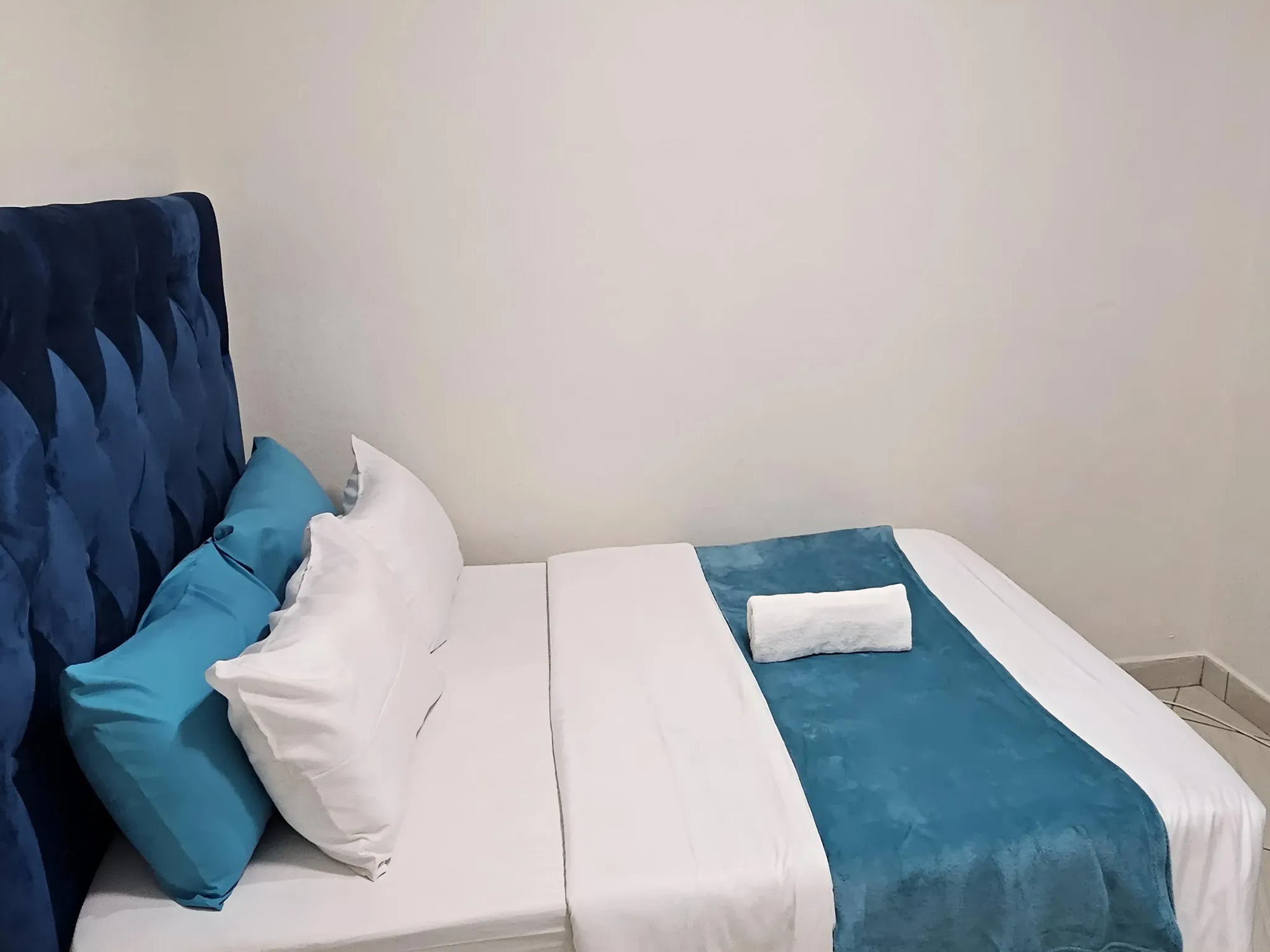 2-Sleeper | Spencer 4 | R950/night (Save 10% vs. other Cape Town hotels)