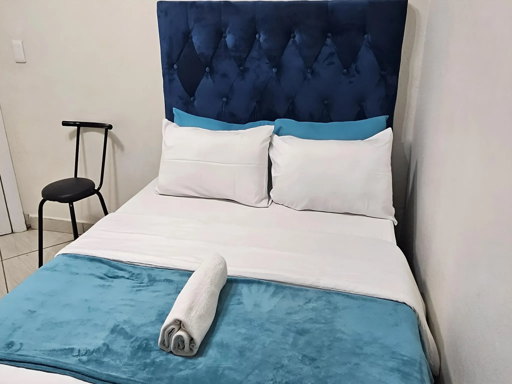 2-Sleeper | Spencer 4 | R950/night (Save 10% vs. other Cape Town hotels)