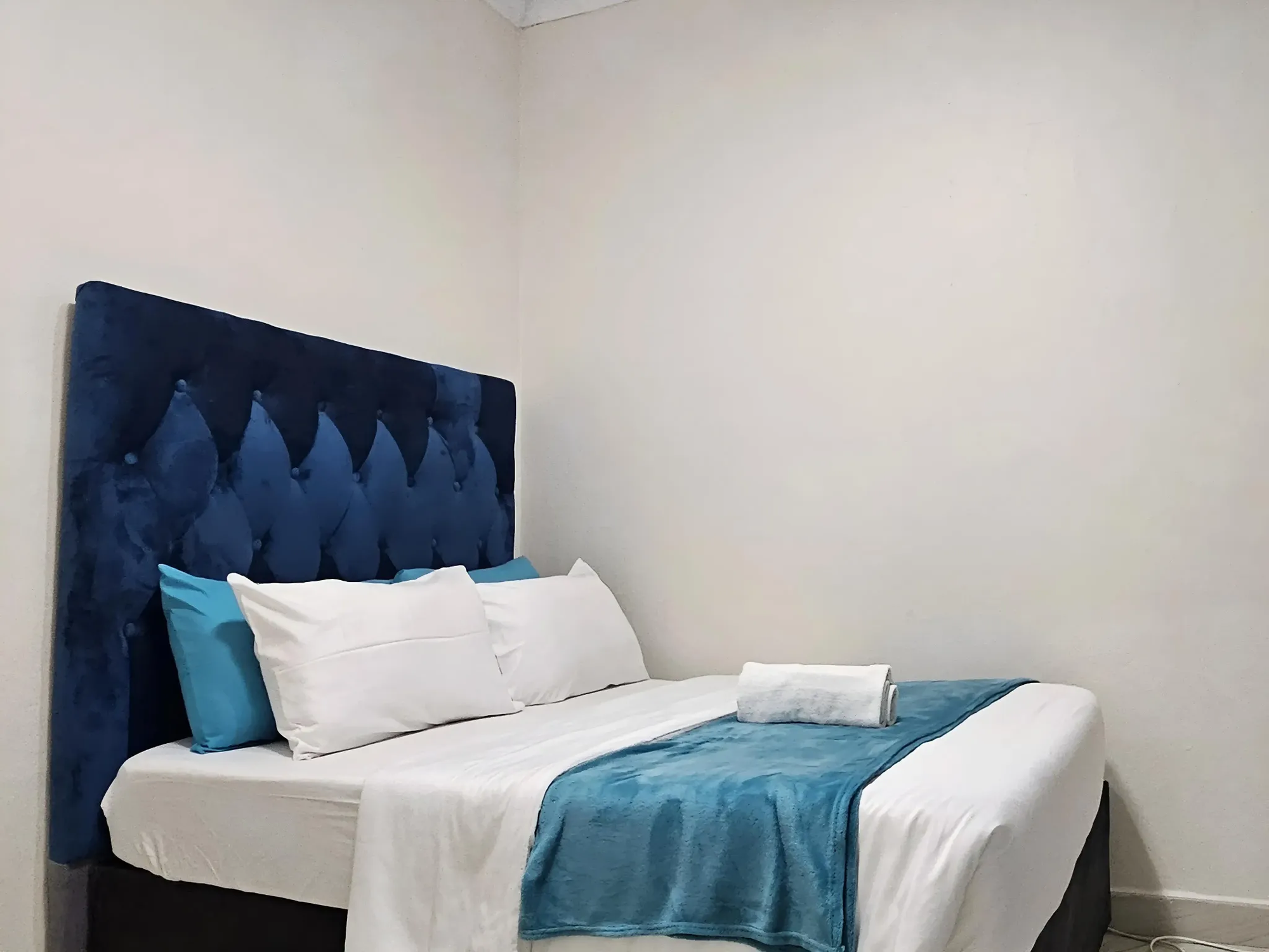 2-Sleeper | Spencer 4 | R950/night (Save 10% vs. other Cape Town hotels)