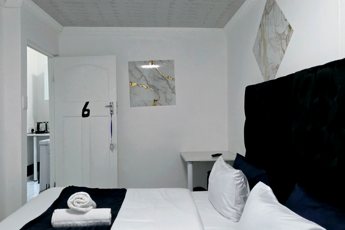 2-Sleeper | Barnard 6 | R750/night