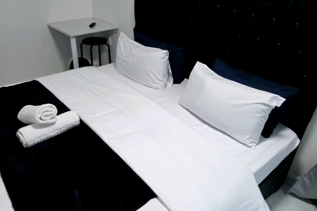 2-Sleeper | Barnard 6 | R750/night