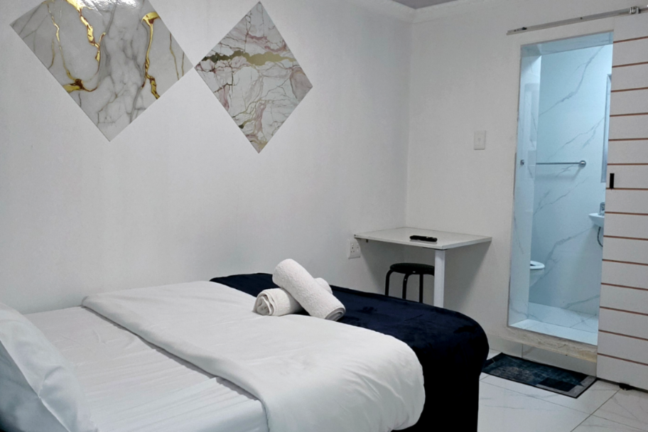 2-Sleeper | Barnard 7 | R750/night
