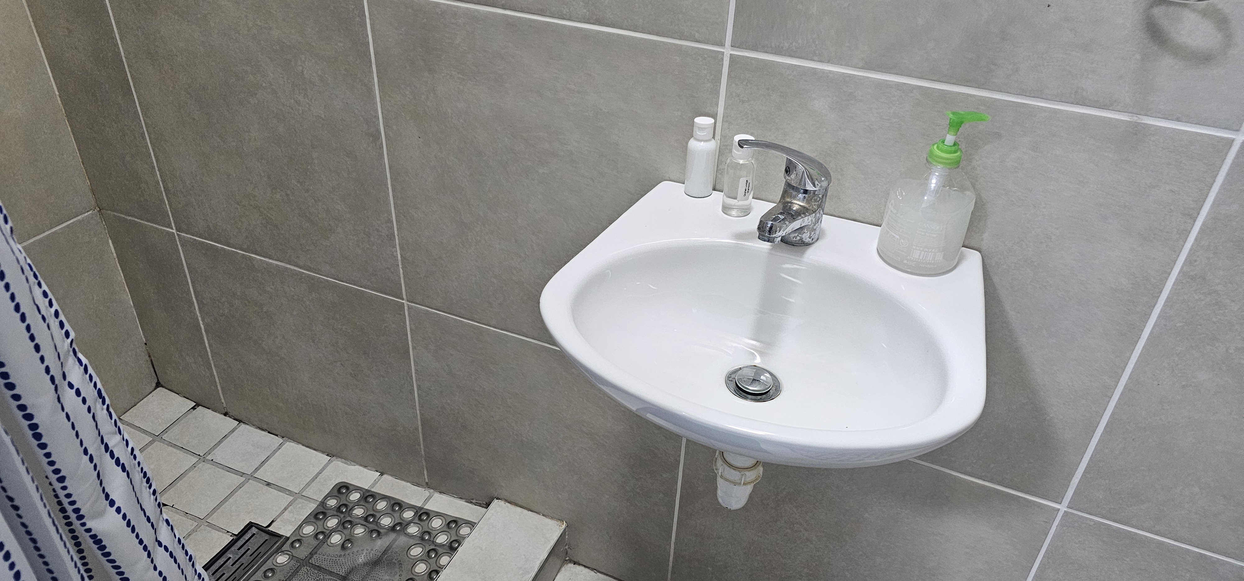 5- Slaapplek | Fitzroy 3 | R1500/nag (Bespaar 10% vs. ander hotelle in Kaapstad)