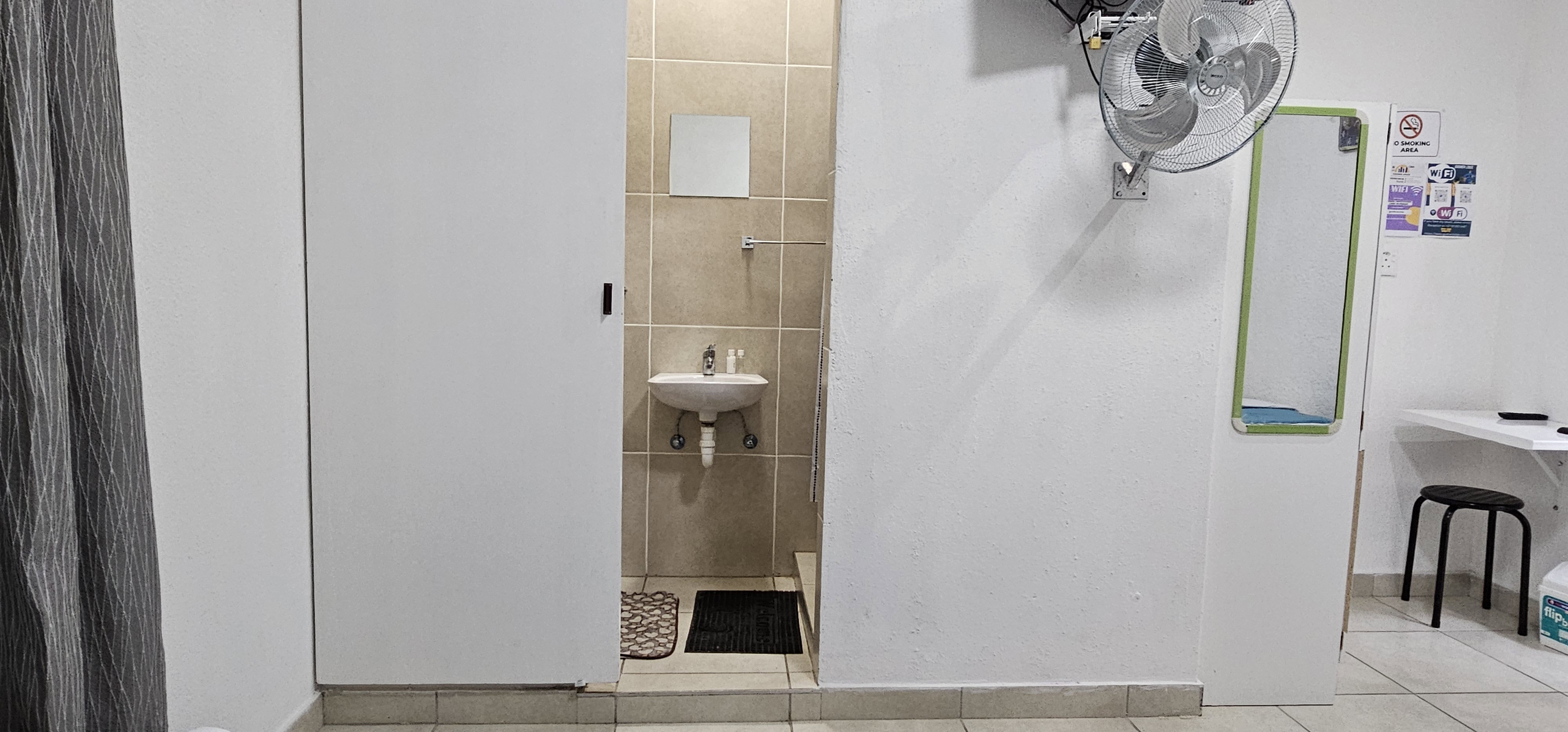 Slaapplek vir 5 | Fitzroy 4 | R1500/nag (Bespaar 10% teenoor ander hotelle in Kaapstad)