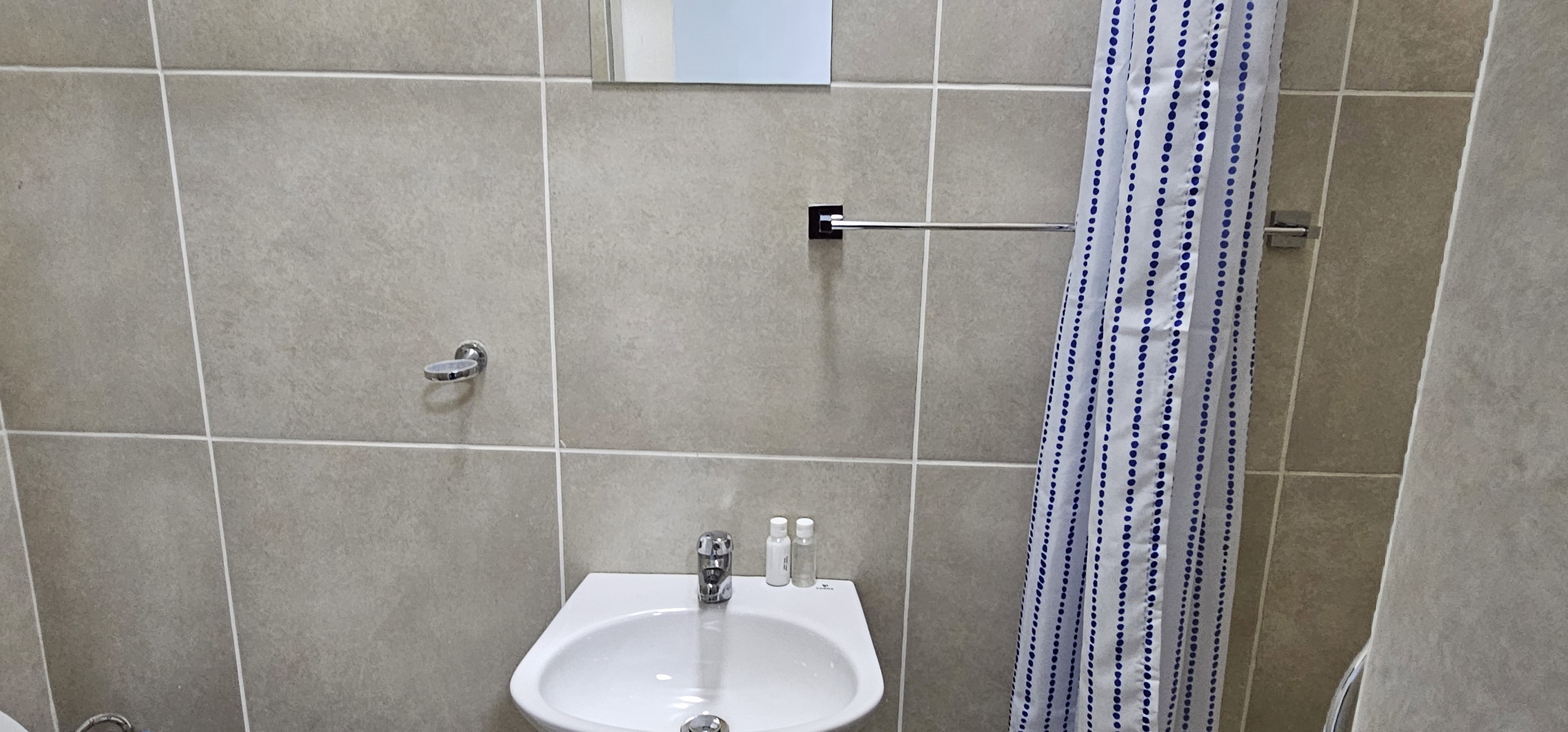 Slaapplek vir 5 | Fitzroy 4 | R1500/nag (Bespaar 10% teenoor ander hotelle in Kaapstad)