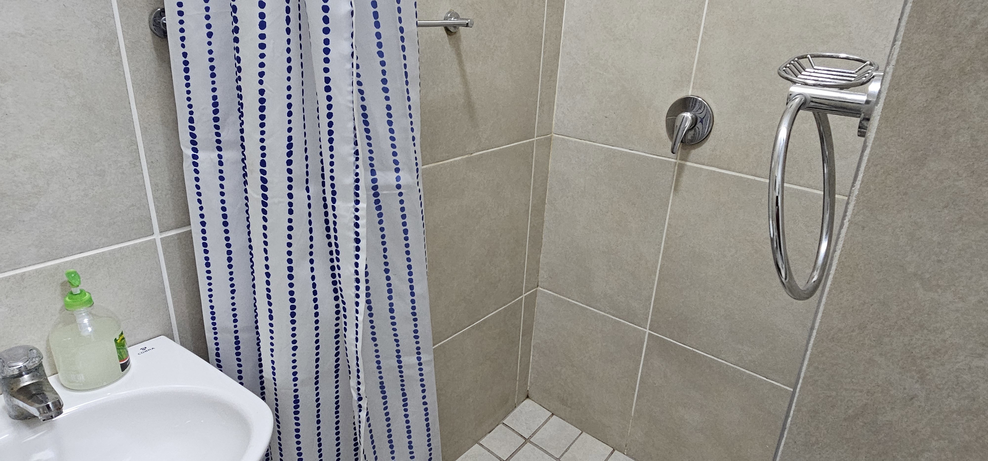 Slaapplek vir 4 | Fitzroy 5 | R1250/nag (Bespaar 10% teenoor ander hotelle in Kaapstad)