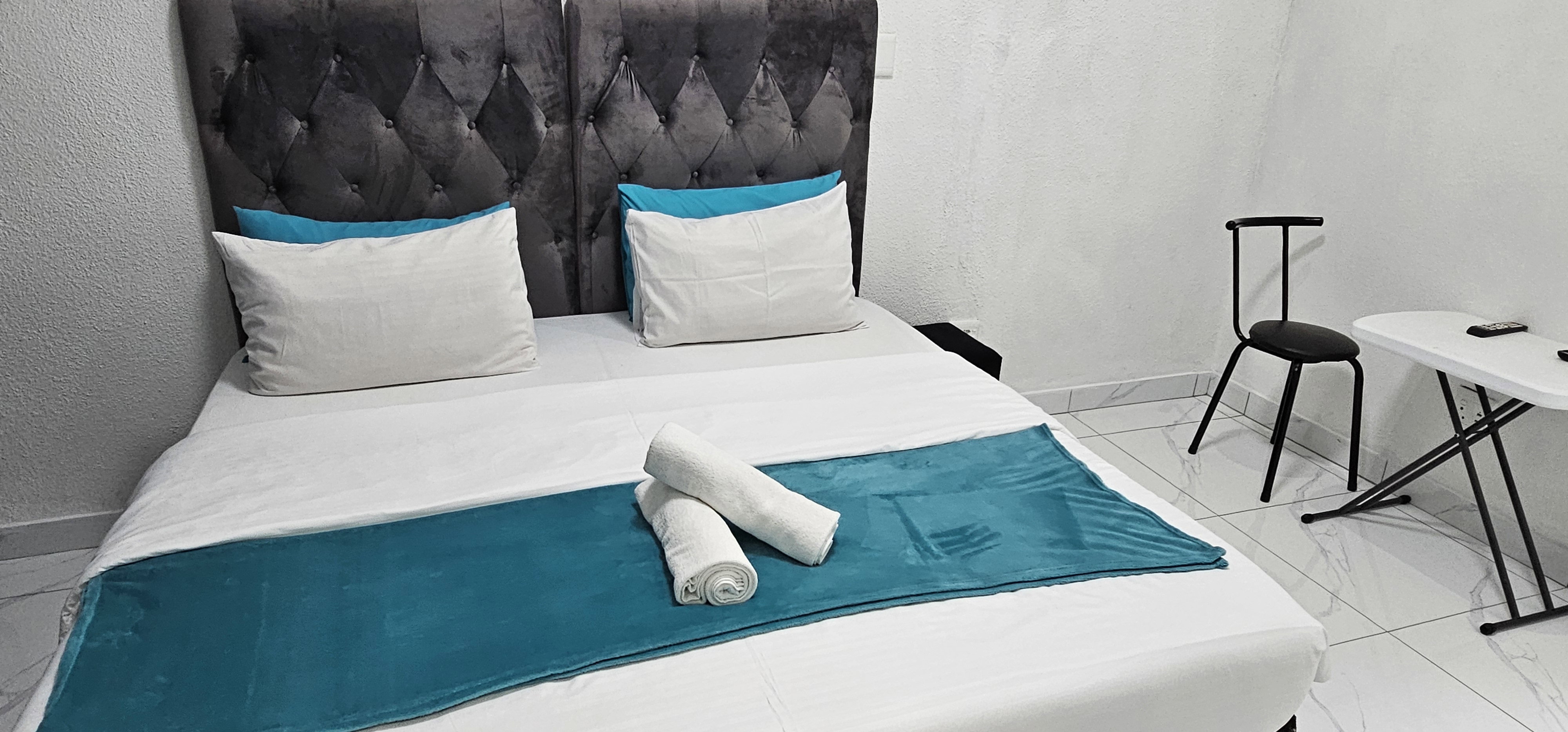 Slaapplek vir 2 | Fitzroy 6 | R850/nag (Bespaar 10% teenoor ander hotelle in Kaapstad)