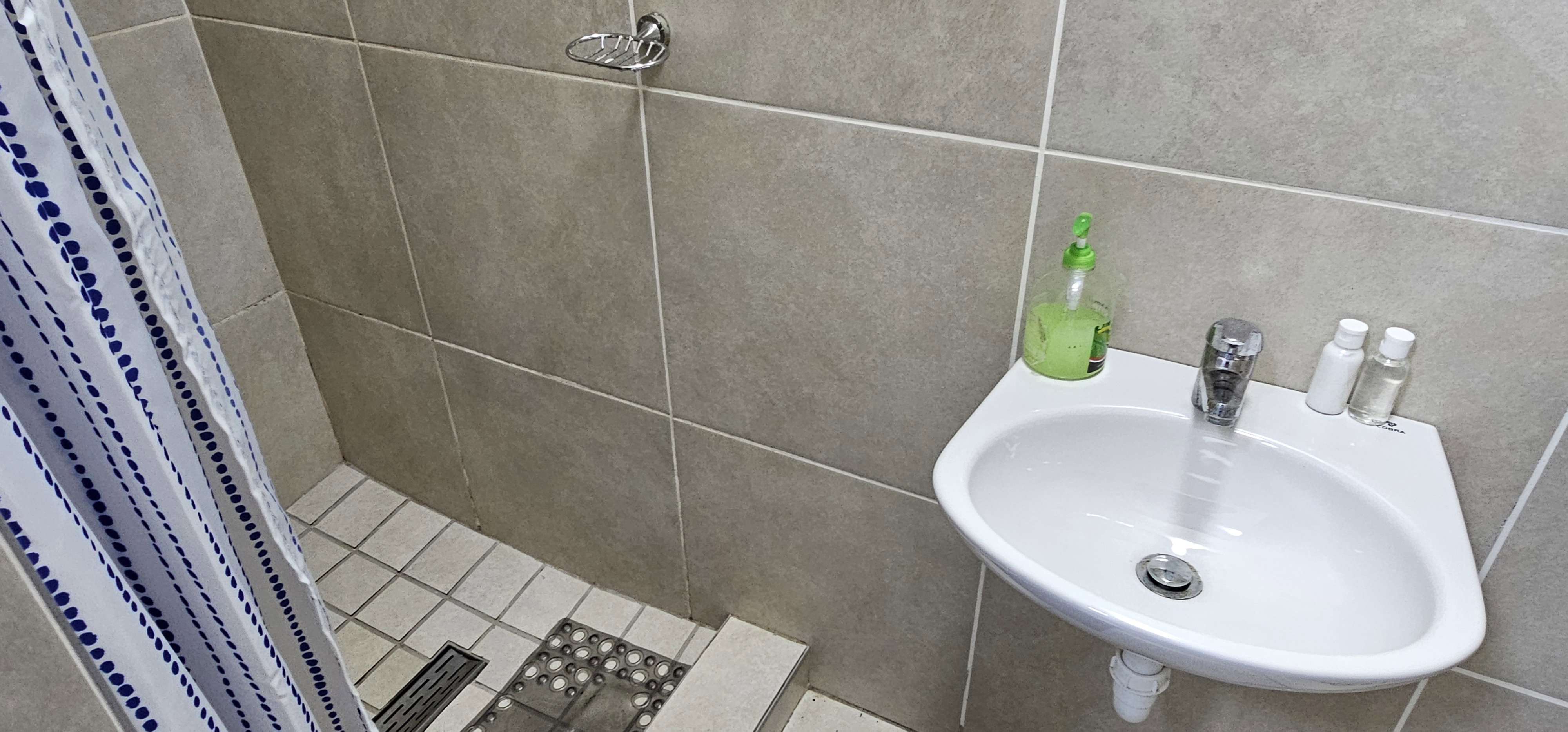 Slaapplek vir 2 | Fitzroy 6 | R850/nag (Bespaar 10% teenoor ander hotelle in Kaapstad)