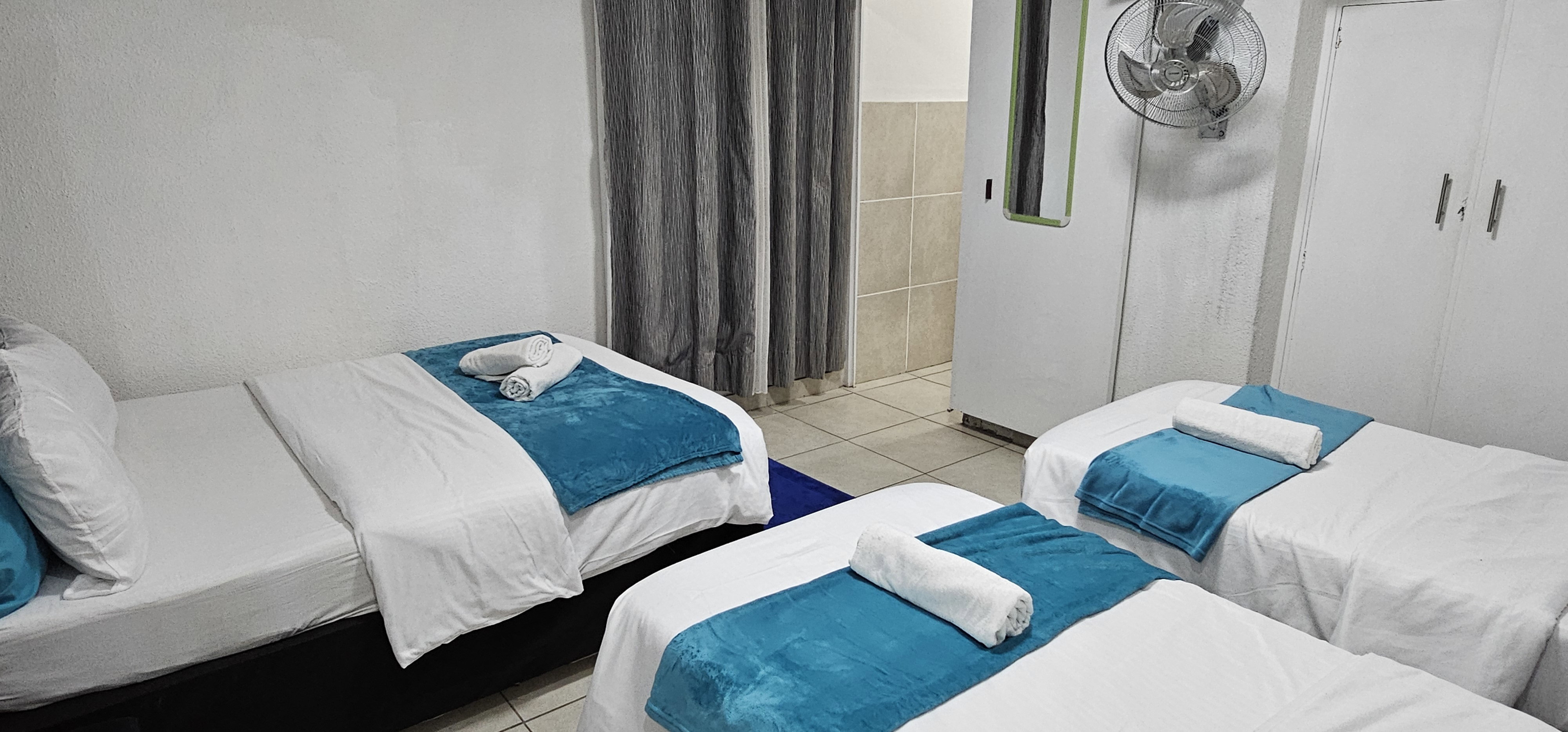 Slaapplek vir 4 | Fitzroy 7 | R1250/nag (Bespaar 10% teenoor ander hotelle in Kaapstad)