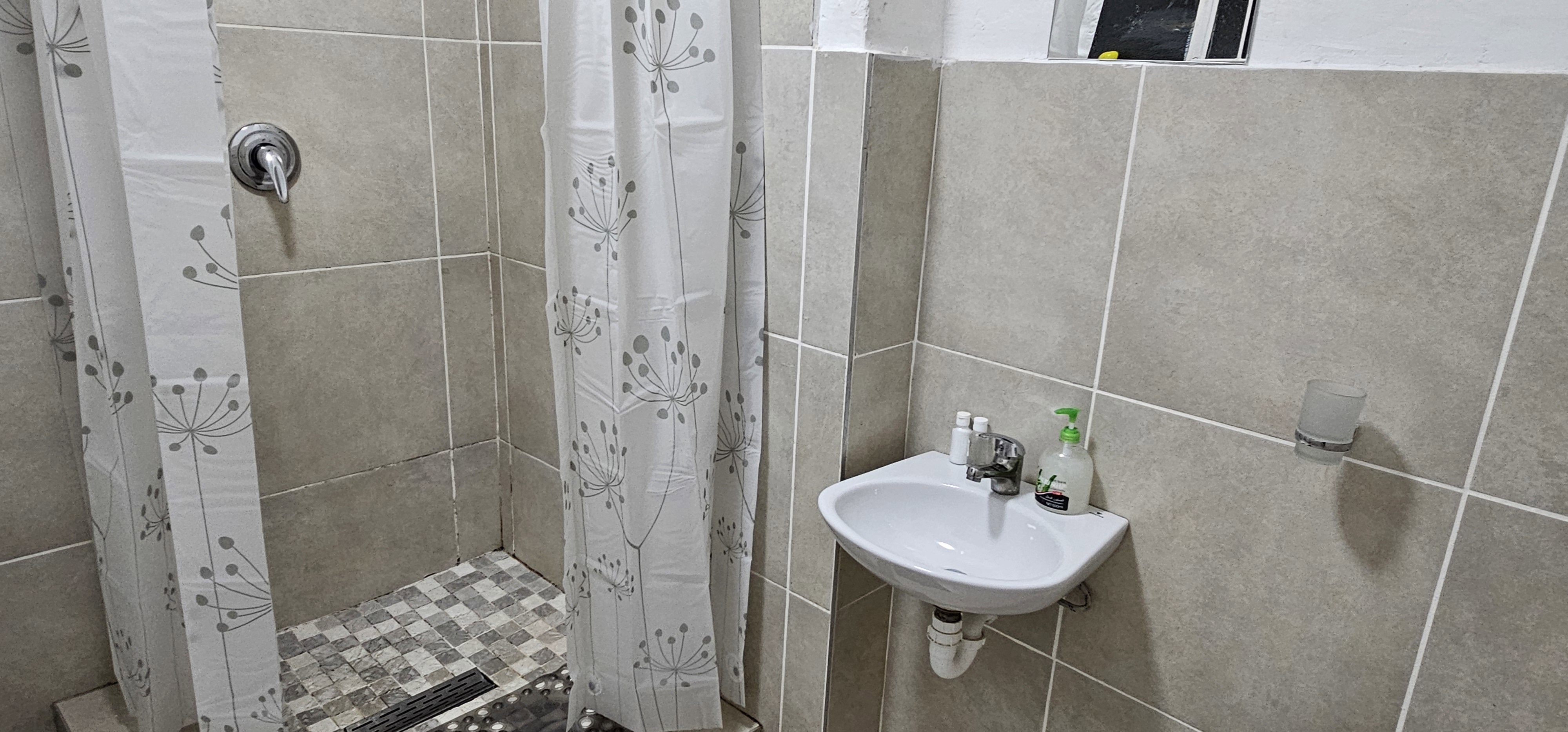 Slaapplek vir 4 | Fitzroy 7 | R1250/nag (Bespaar 10% teenoor ander hotelle in Kaapstad)