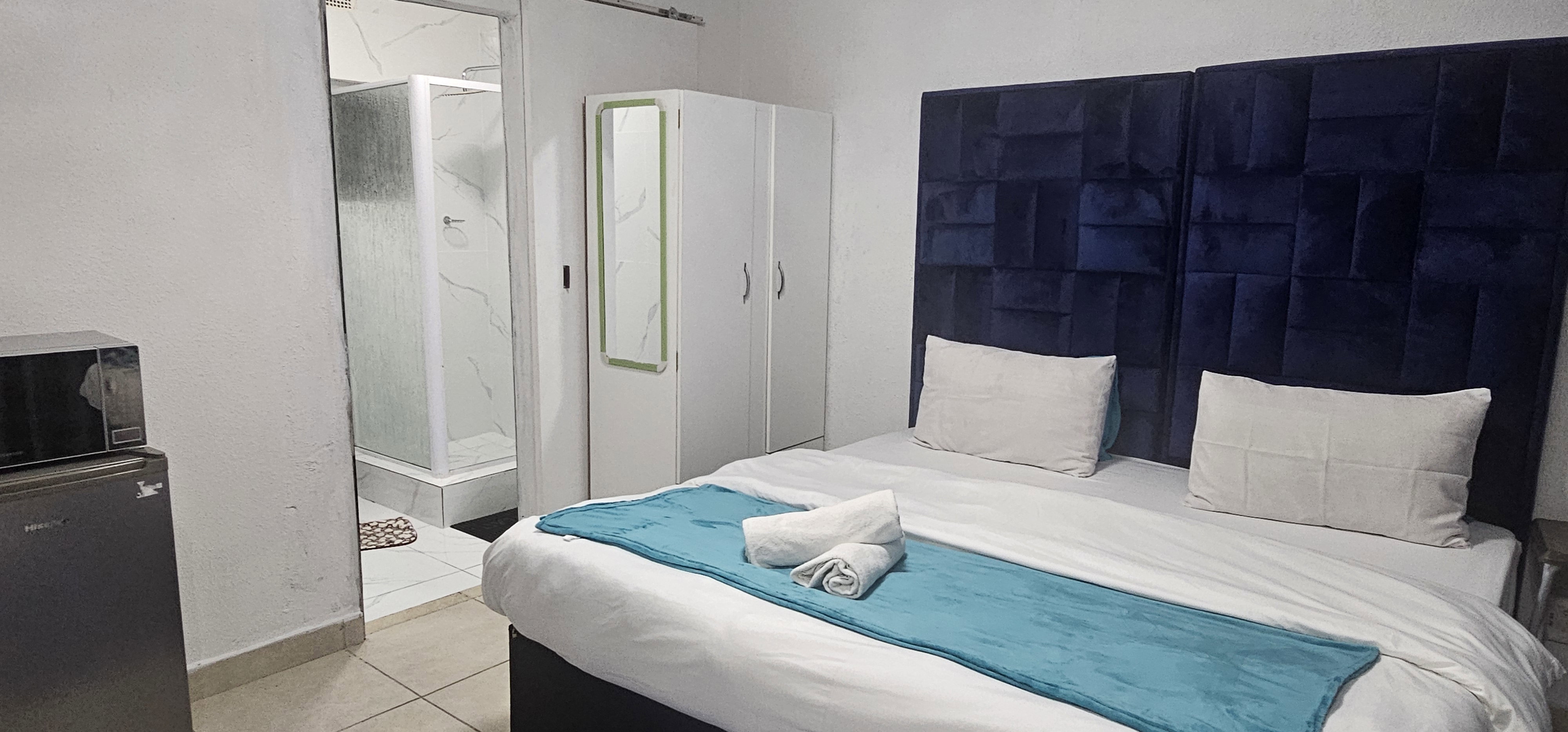 Slaapplek vir 2 | Fitzroy 8 | R950/nag (Bespaar 10% teenoor ander hotelle in Kaapstad)