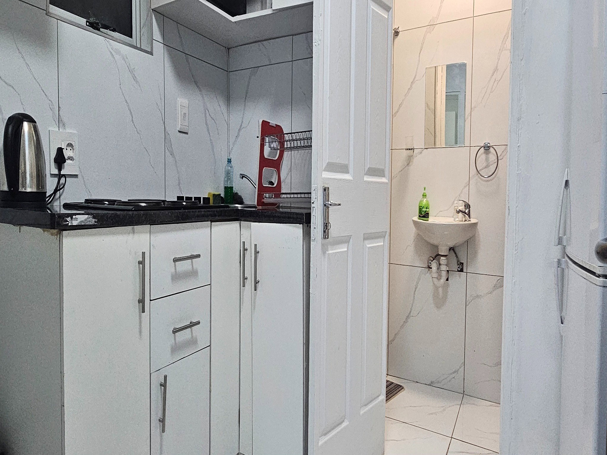 Slaapplek vir 6 | Fitzroy 9 | R2250/nag (Bespaar 10% teenoor ander hotelle in Kaapstad)