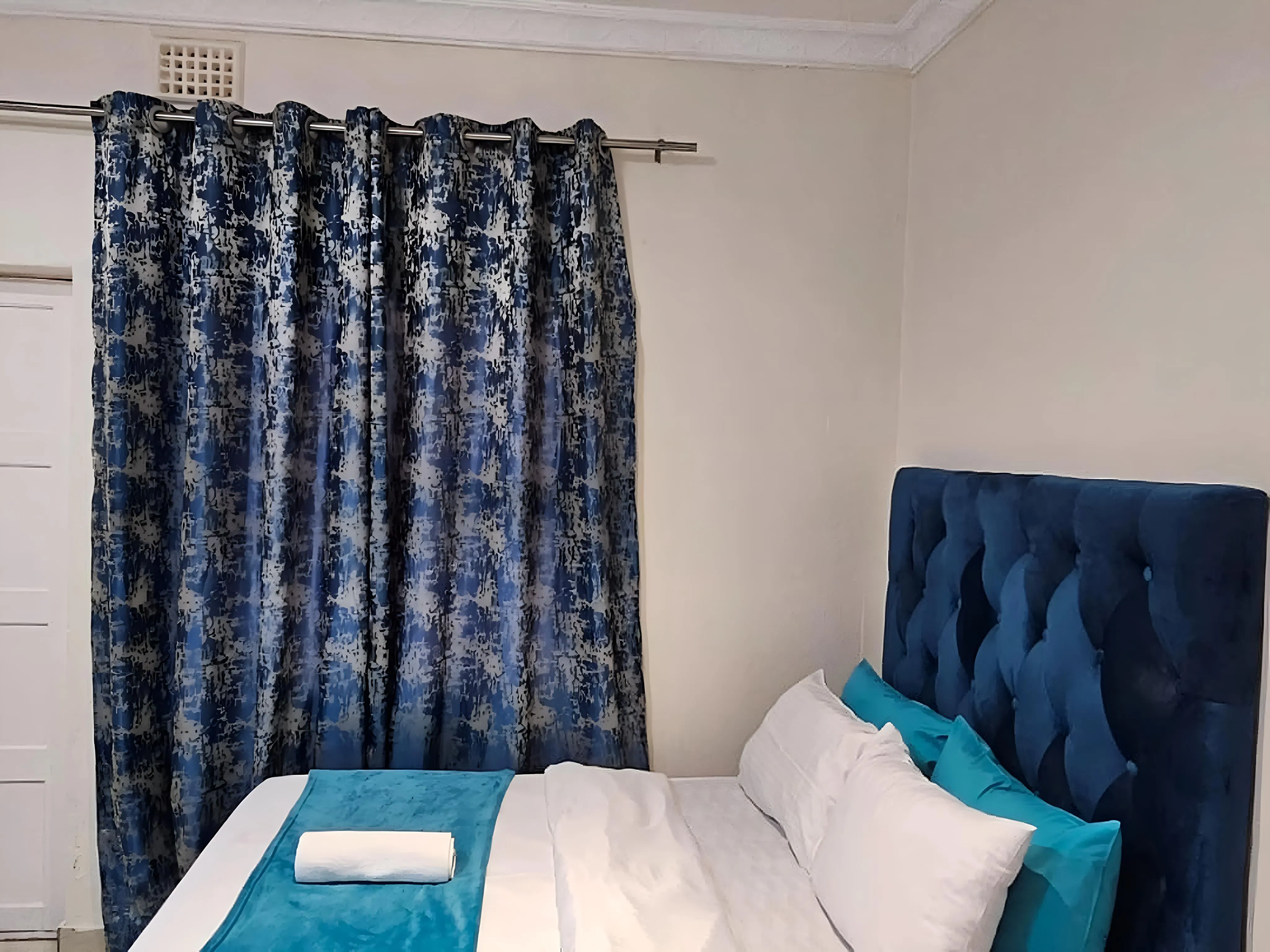 3-Sleeper | Spencer 1 | R1200/night (Save 10% vs. other Cape Town hotels)