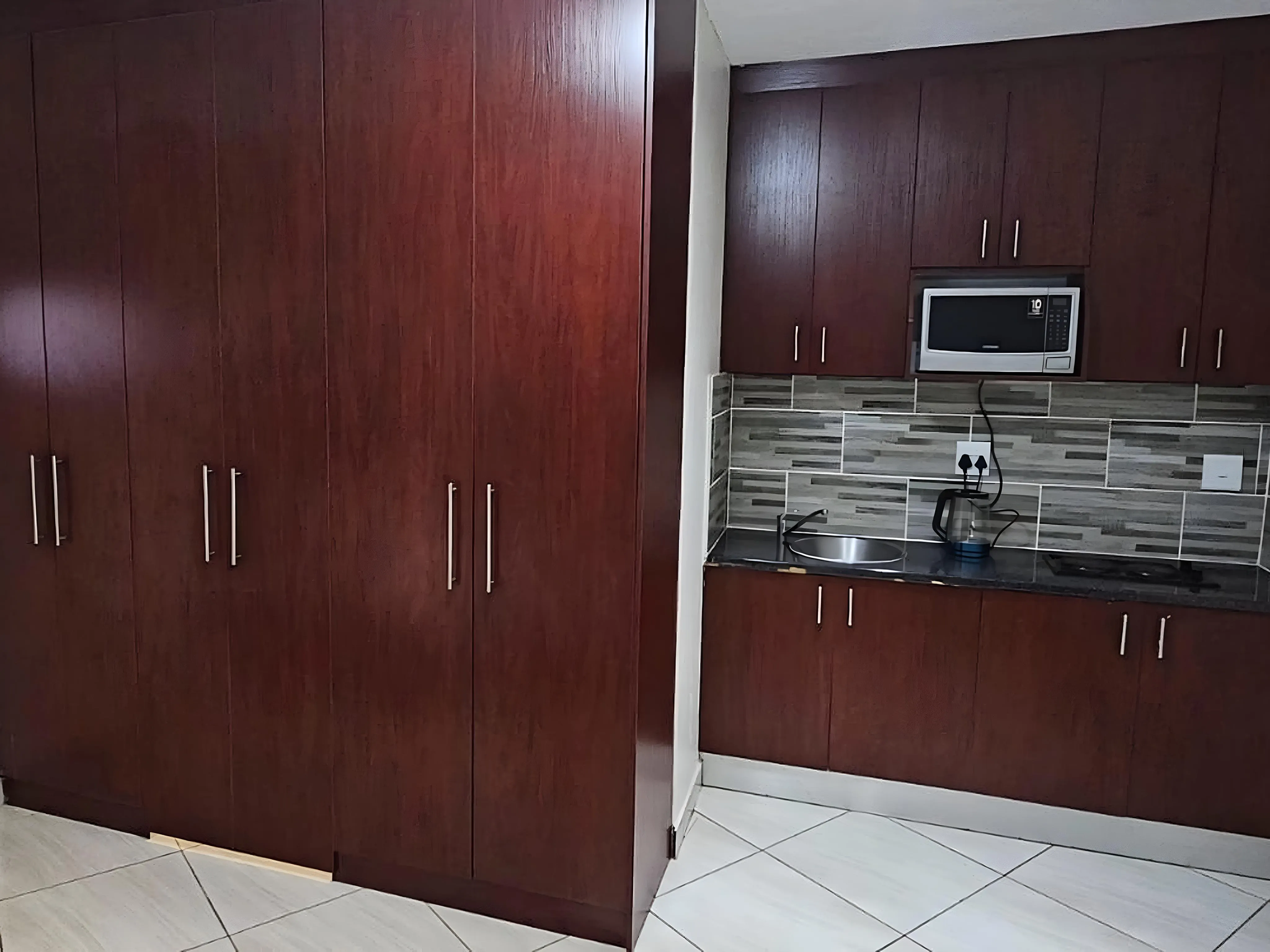 3-Sleeper | Spencer 1 | R1200/night (Save 10% vs. other Cape Town hotels)