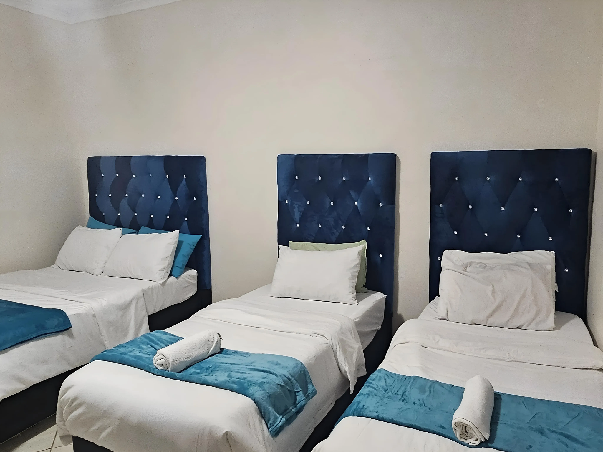 4-Sleeper | Spencer 2 | R1500/night (Save 10% vs. other Cape Town hotels)