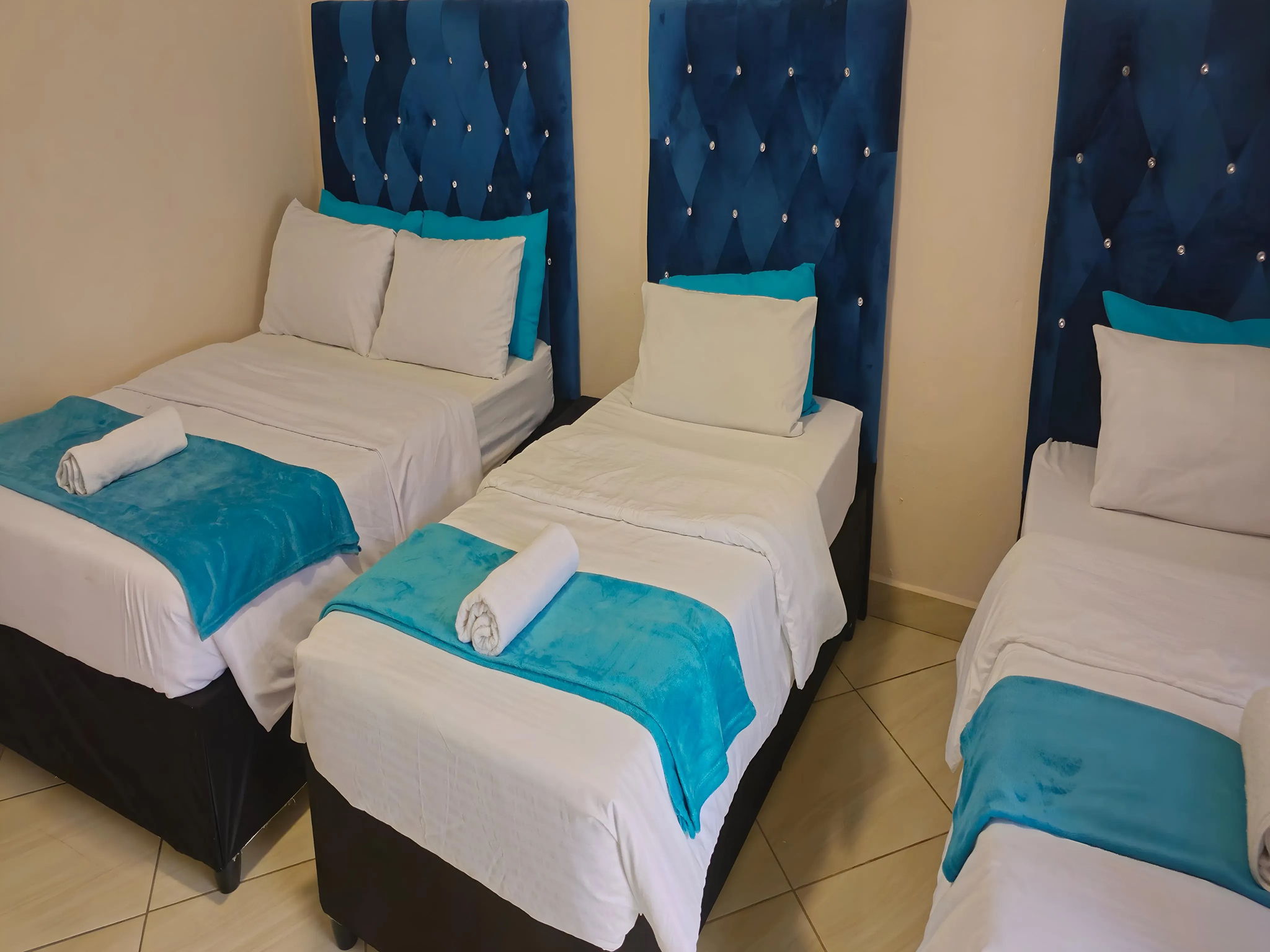 4-Sleeper | Spencer 2 | R1500/night (Save 10% vs. other Cape Town hotels)