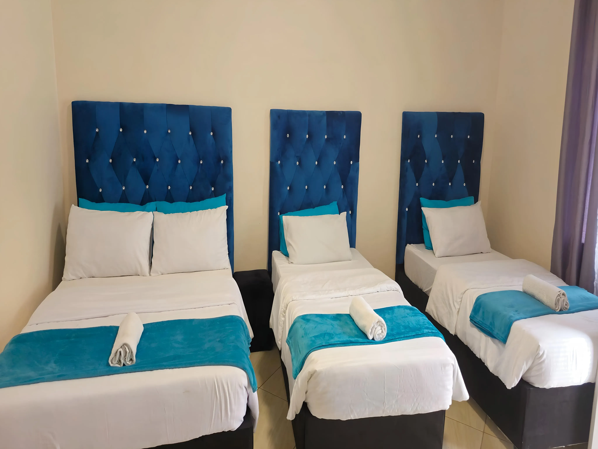 4-Sleeper | Spencer 2 | R1500/night (Save 10% vs. other Cape Town hotels)