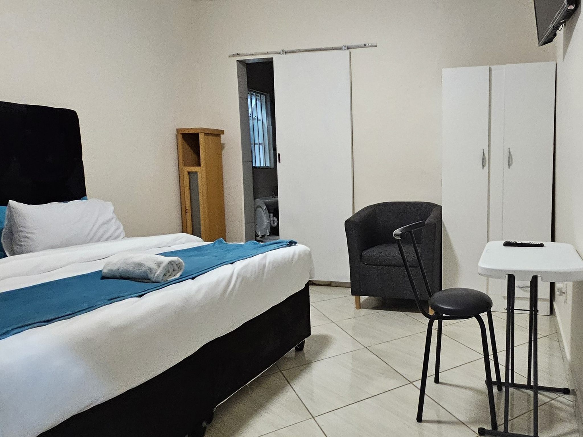 2-Sleeper | Spencer 3 | R850/night (Save 10% vs. other Cape Town hotels)