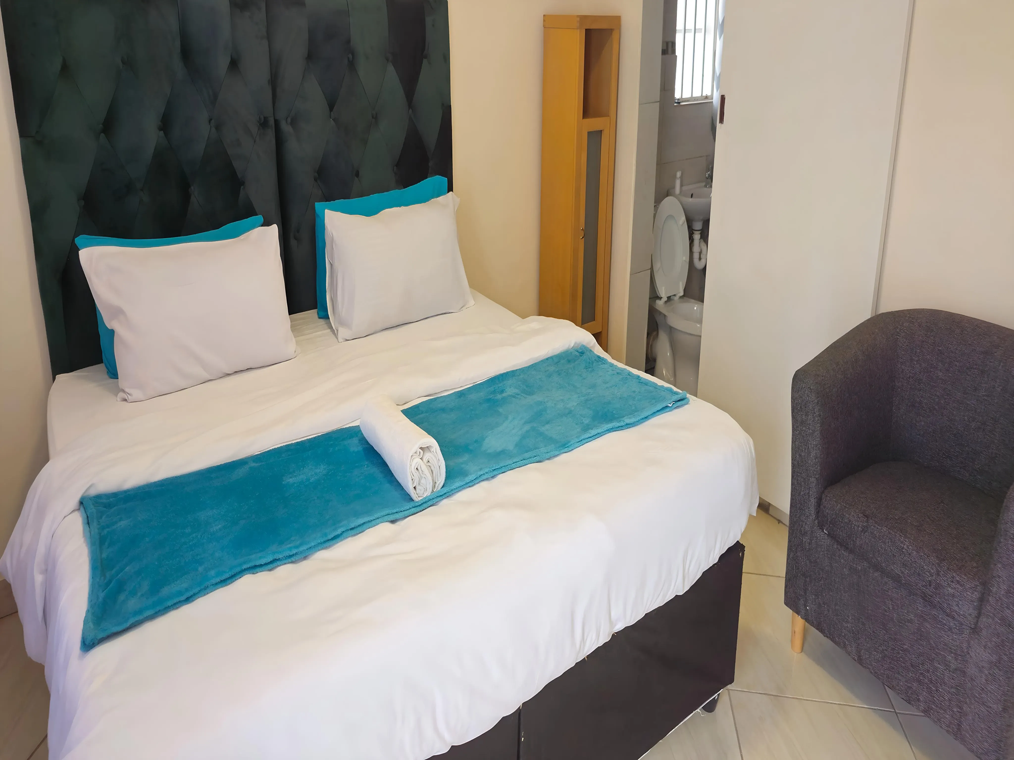 2-Sleeper | Spencer 3 | R850/night (Save 10% vs. other Cape Town hotels)