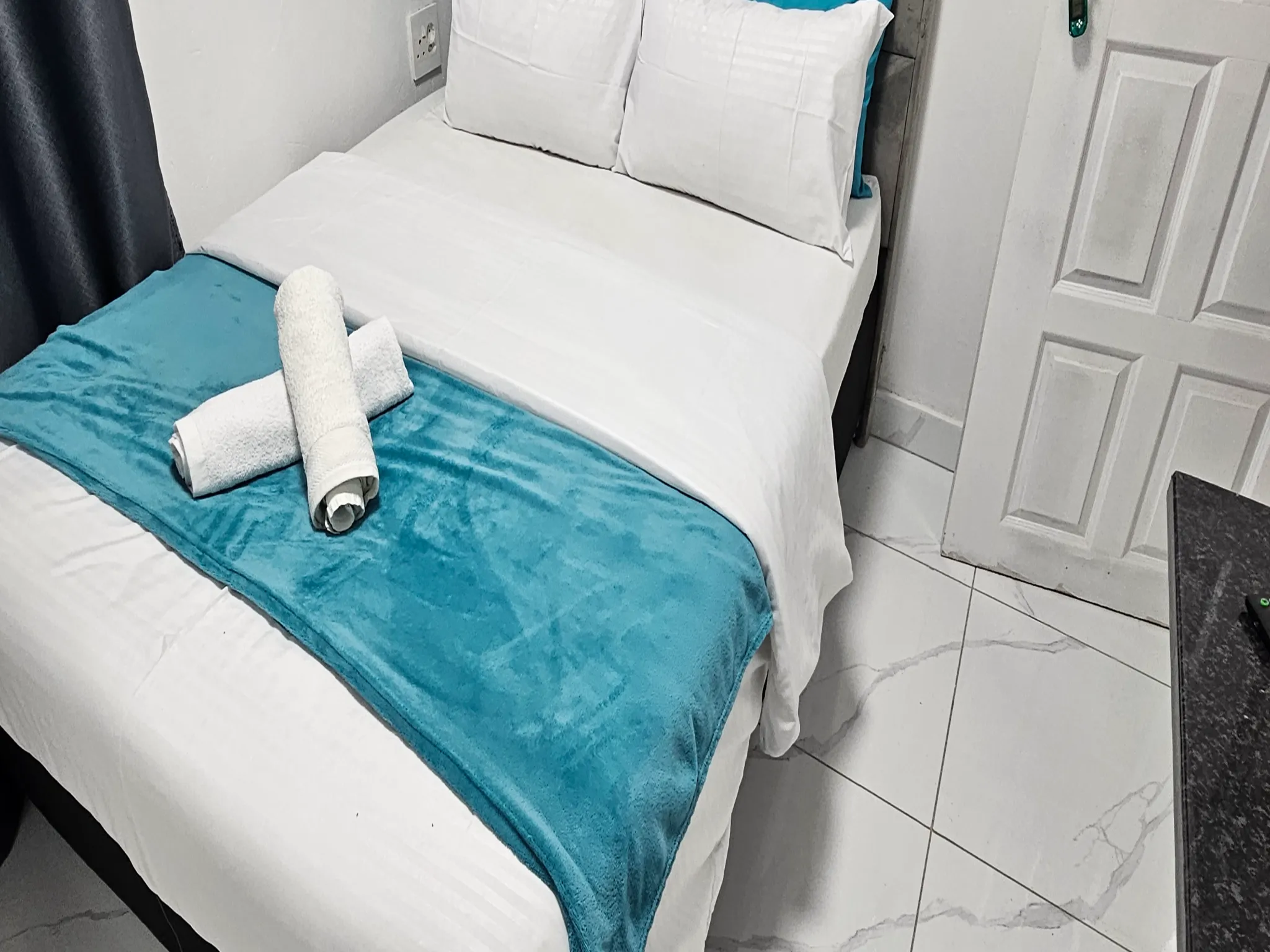 2-Sleeper | Spencer 7 | R750/night (Save 10% vs. other Cape Town hotels)