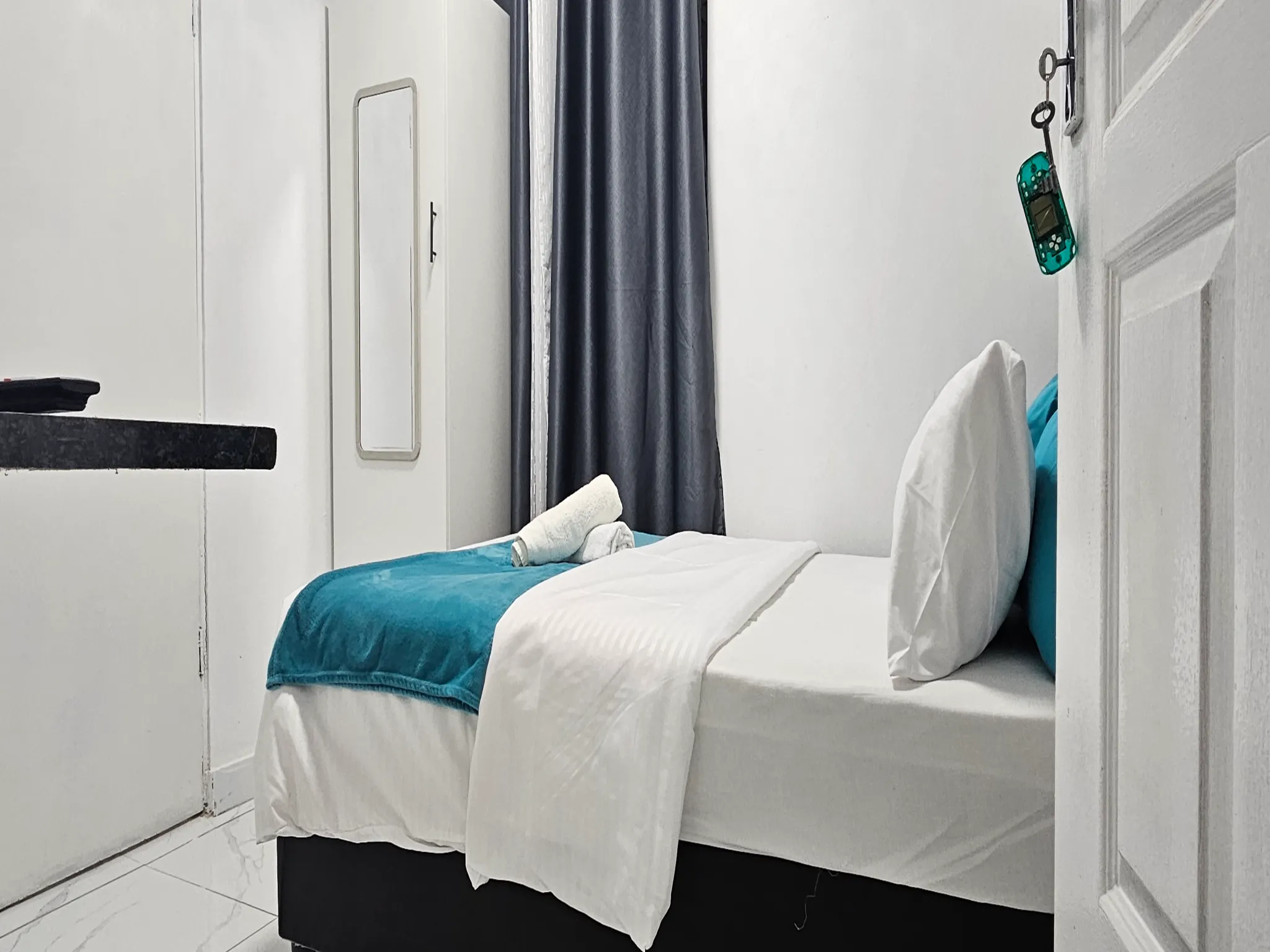 2-Sleeper | Spencer 7 | R750/night (Save 10% vs. other Cape Town hotels)