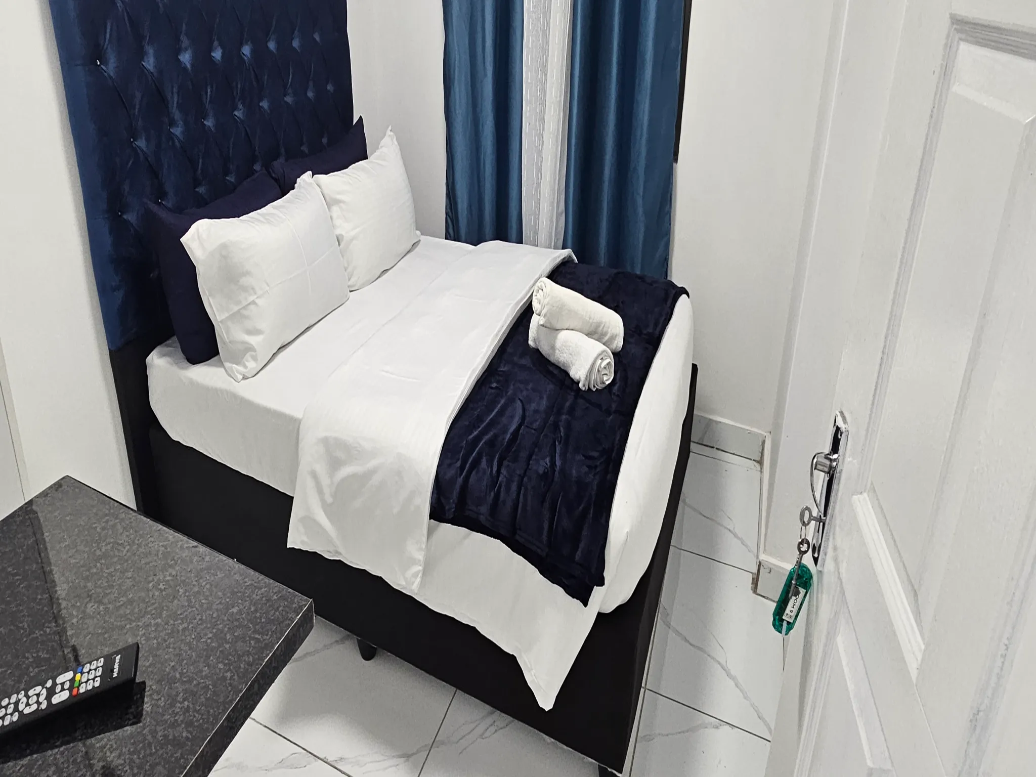 8-Sleeper | Spencer 8 | R2500/night (Save 10% vs. other Cape Town hotels)