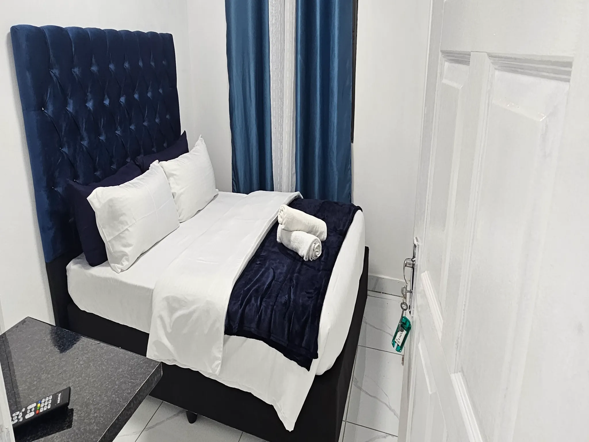 8-Sleeper | Spencer 8 | R2500/night (Save 10% vs. other Cape Town hotels)