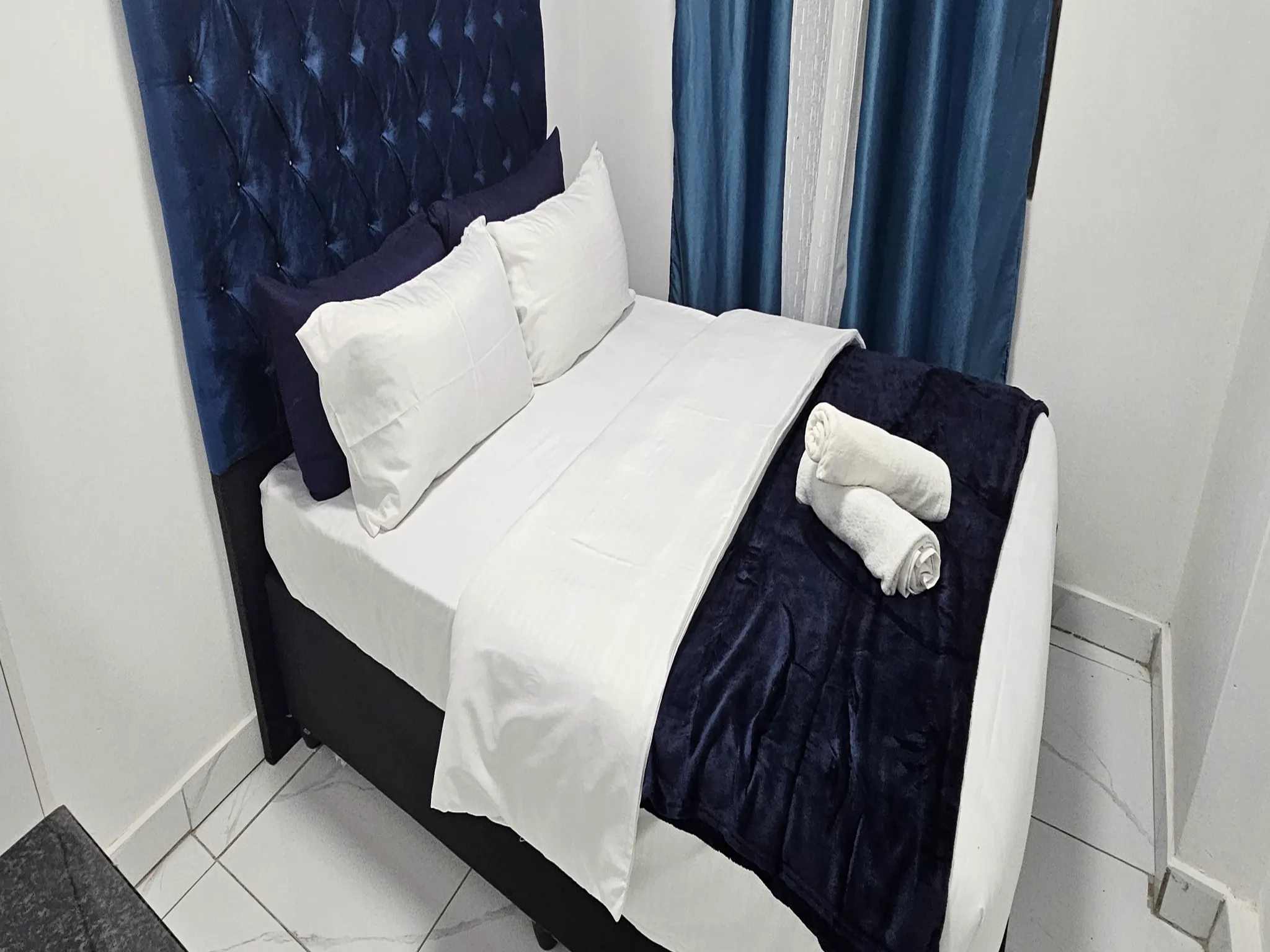 8-Sleeper | Spencer 8 | R2500/night (Save 10% vs. other Cape Town hotels)