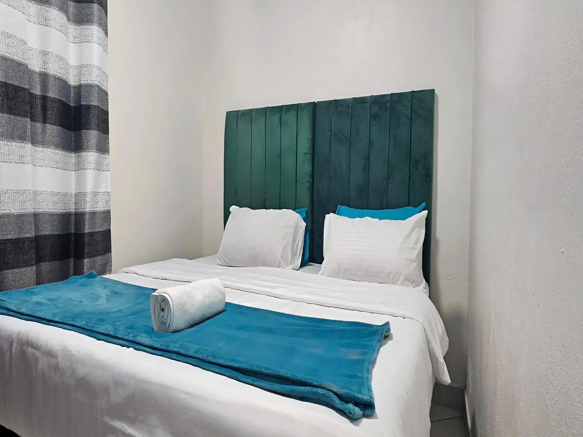 4-Sleeper | Spencer 6 | R1500/night (Save 10% vs. other Cape Town hotels)