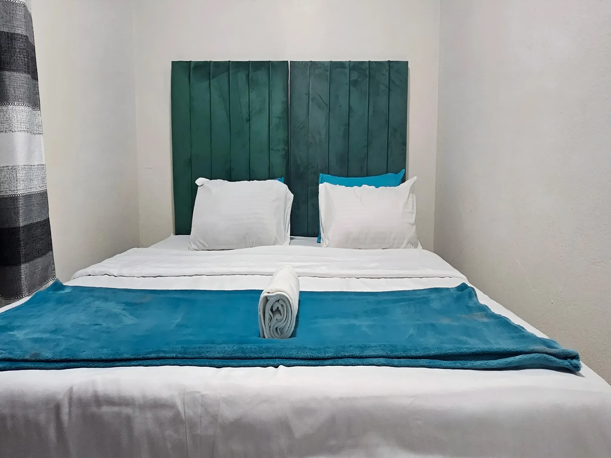 4-Sleeper | Spencer 6 | R1500/night (Save 10% vs. other Cape Town hotels)