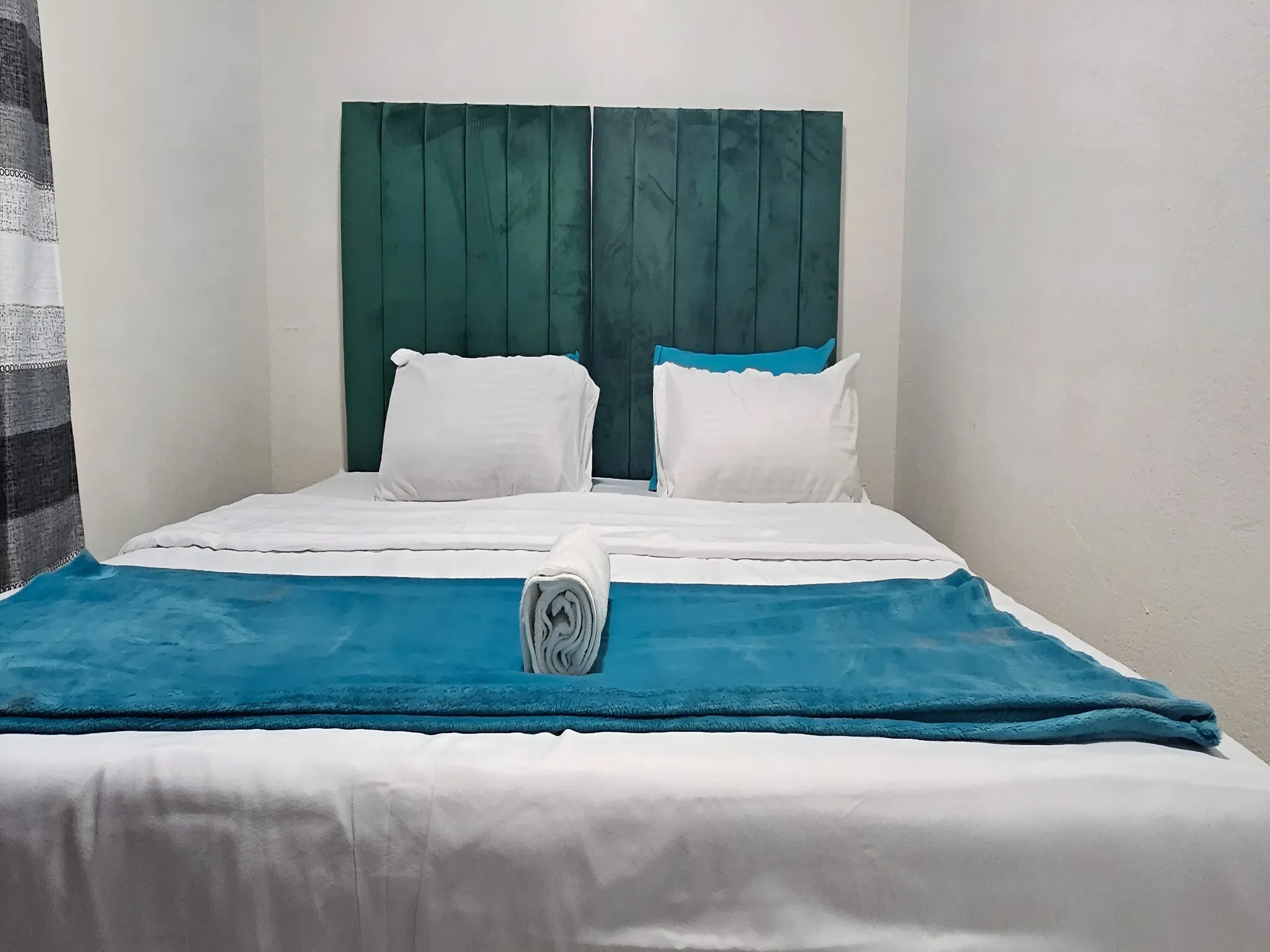 4-Sleeper | Spencer 6 | R1500/night (Save 10% vs. other Cape Town hotels)