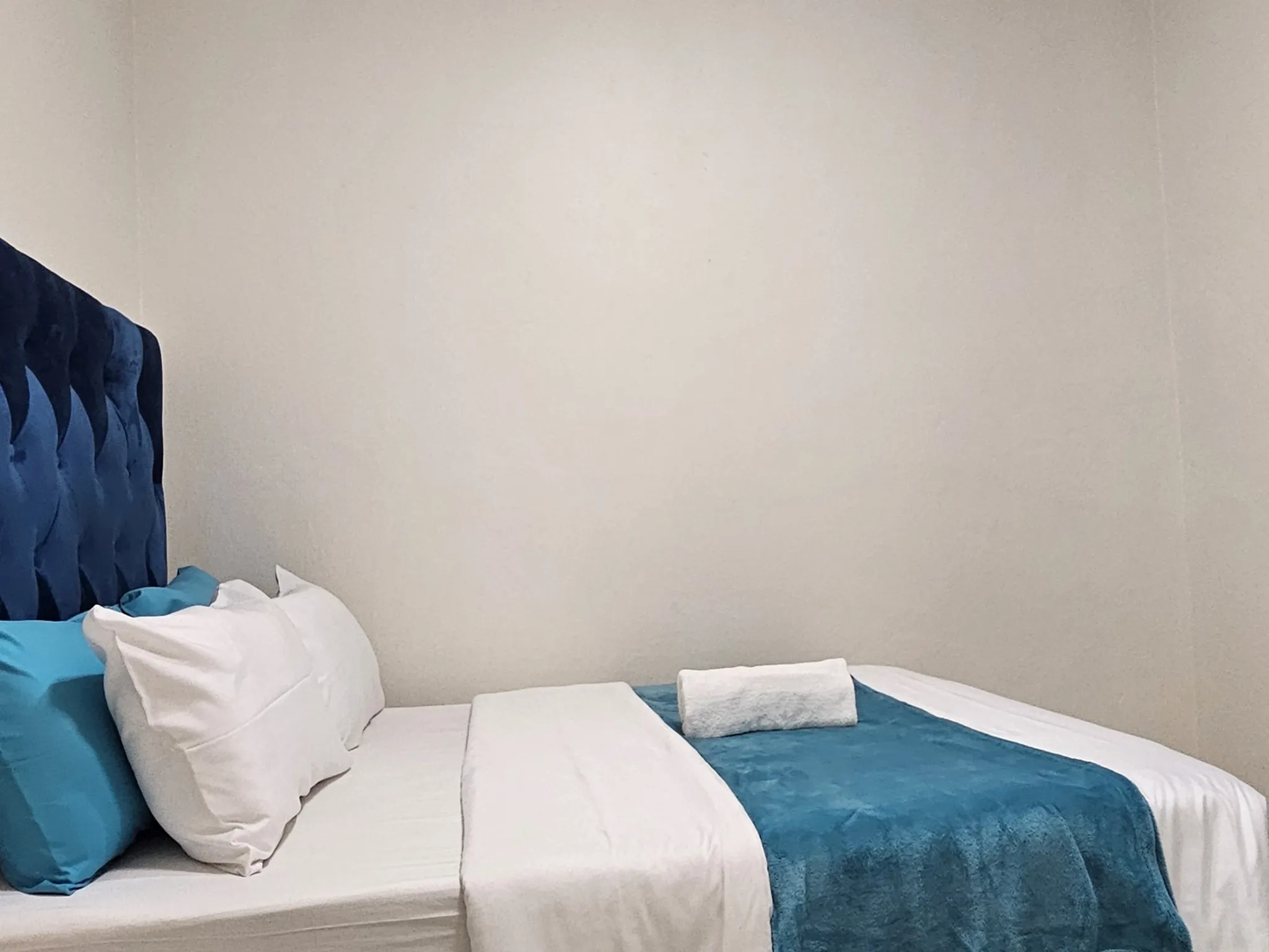 2-Sleeper | Spencer 4 | R950/night (Save 10% vs. other Cape Town hotels)