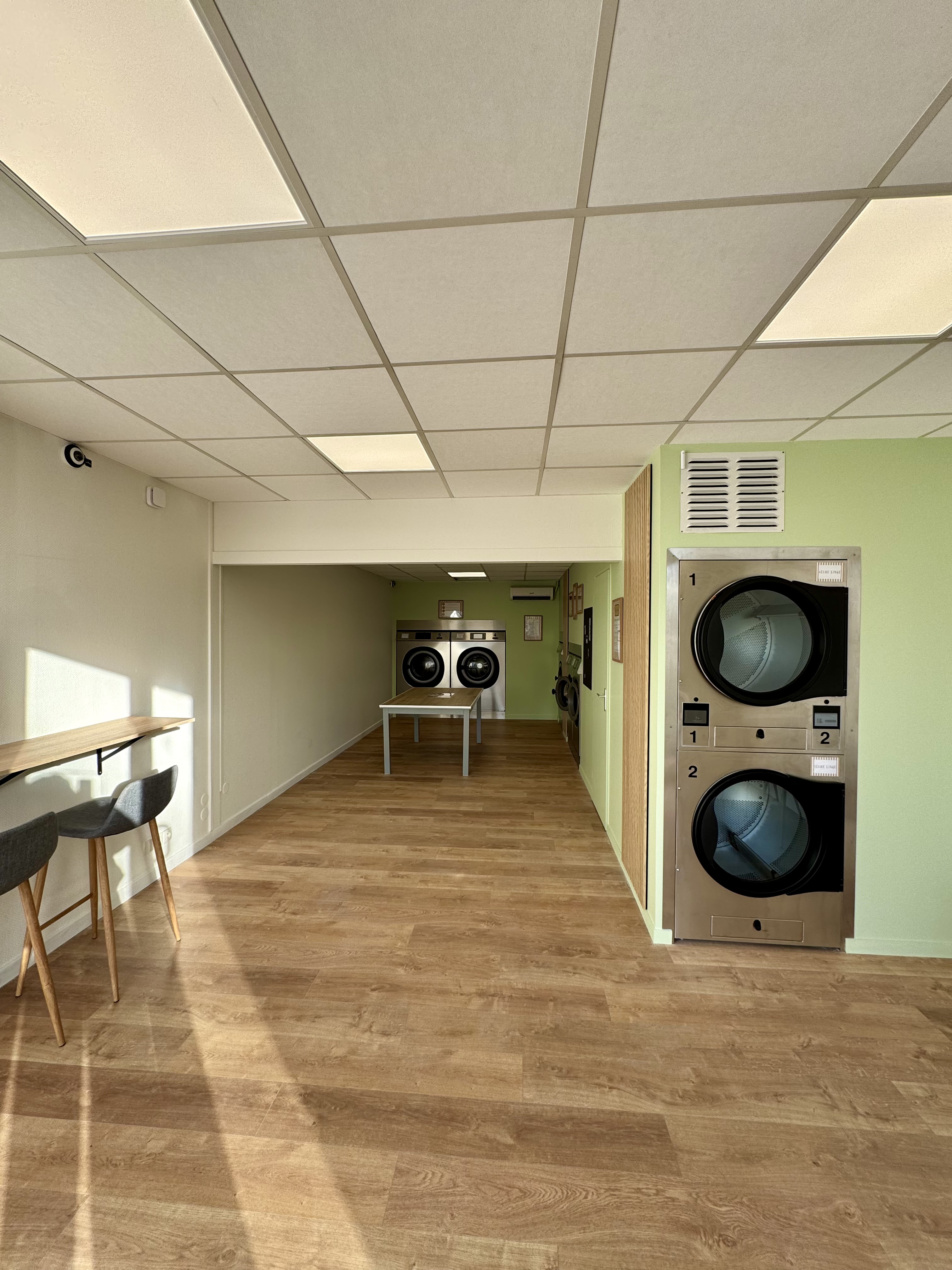 MY LOVELY LAUNDROMAT (37)