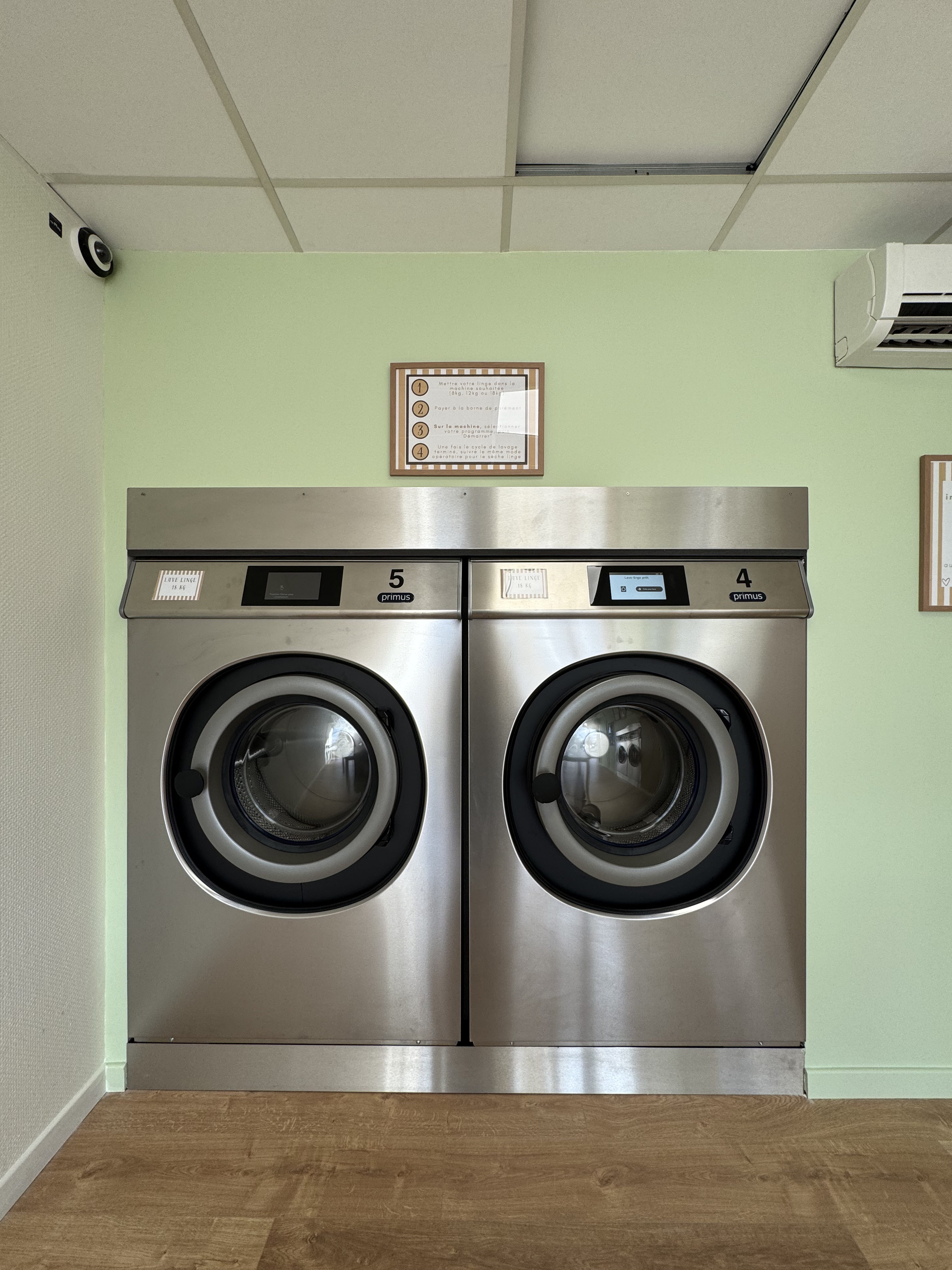 MY LOVELY LAUNDROMAT (37)