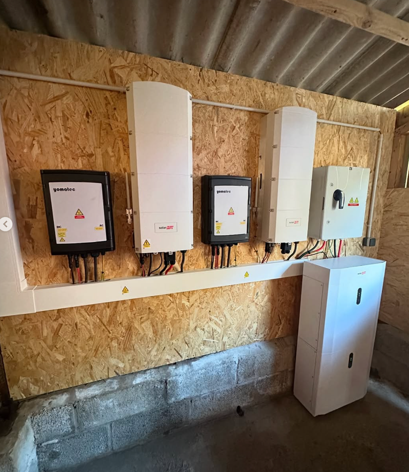 Installation d’un 15 KWc avec stockage batterie et interface BACK UP 