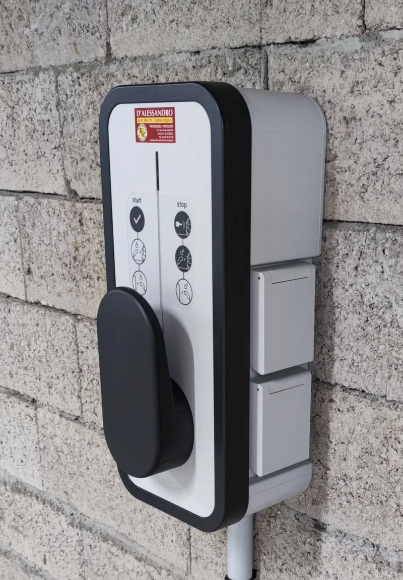Borne de Recharge Hager