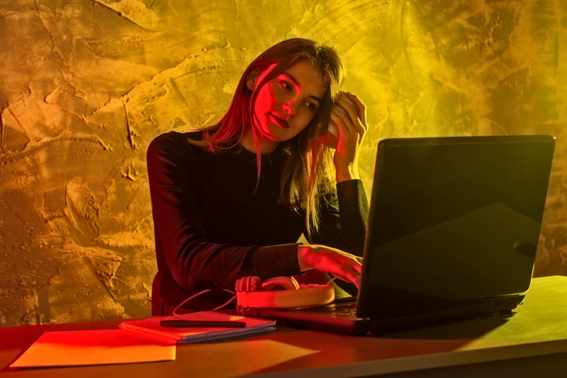 INVESTIGATING THE EFFECTS OF WORKING UNDER DEADLINES ON THE ACADEMIC PERFORMANCE OF NESHS STUDENTS