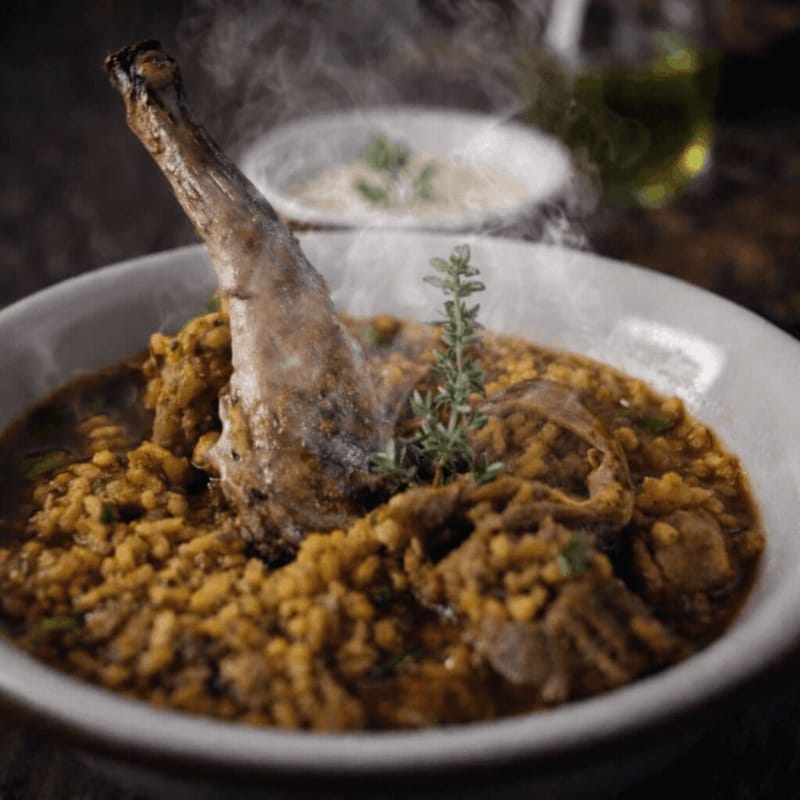 Arroz con conejo y setas