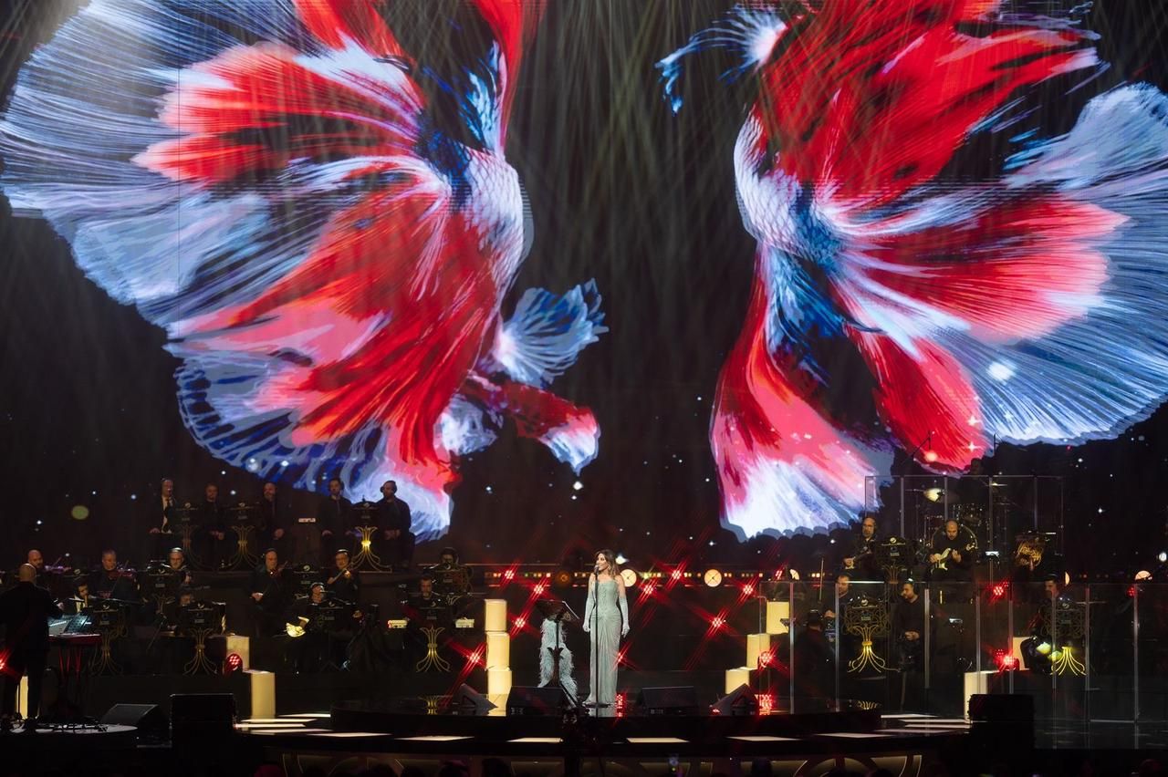 نجوى كرم تشعل مسرح محمد عبده بالرياض بحفل استثنائي وتستقبل العام الجديد من دبي