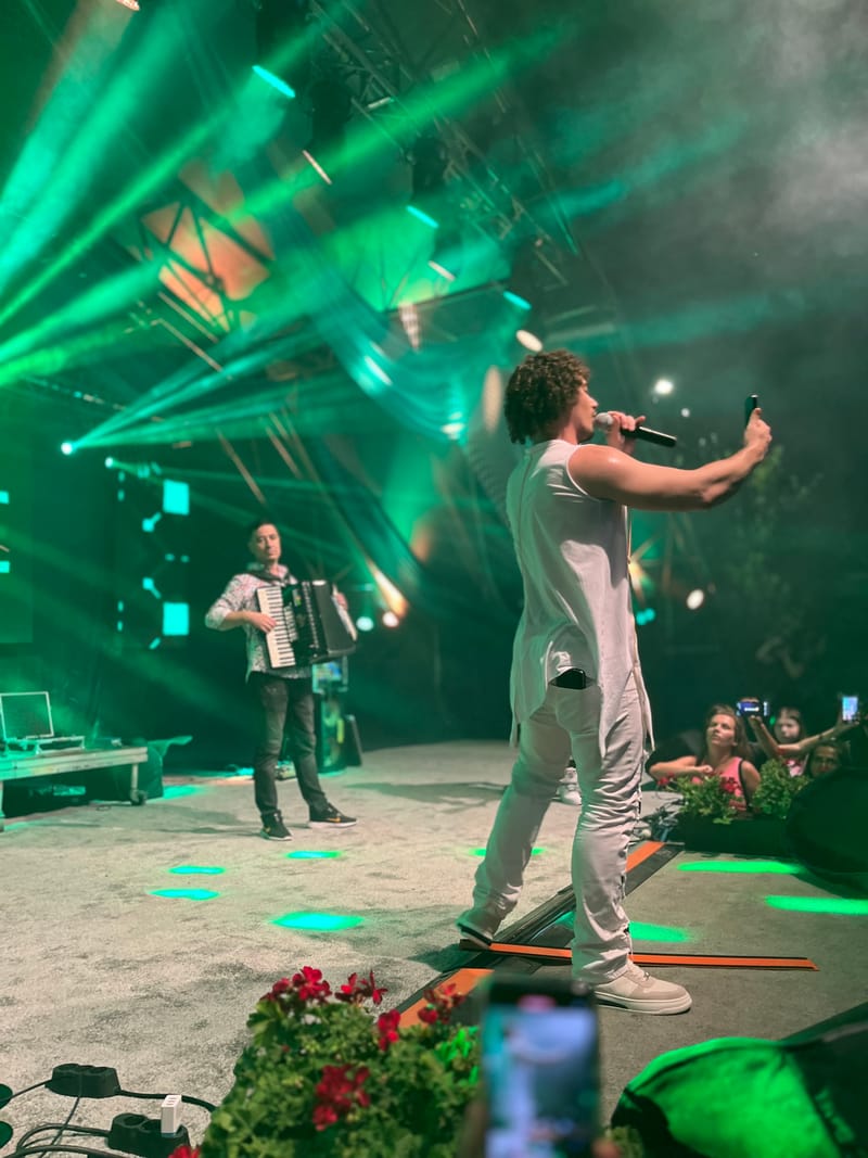 De prin țară adunate